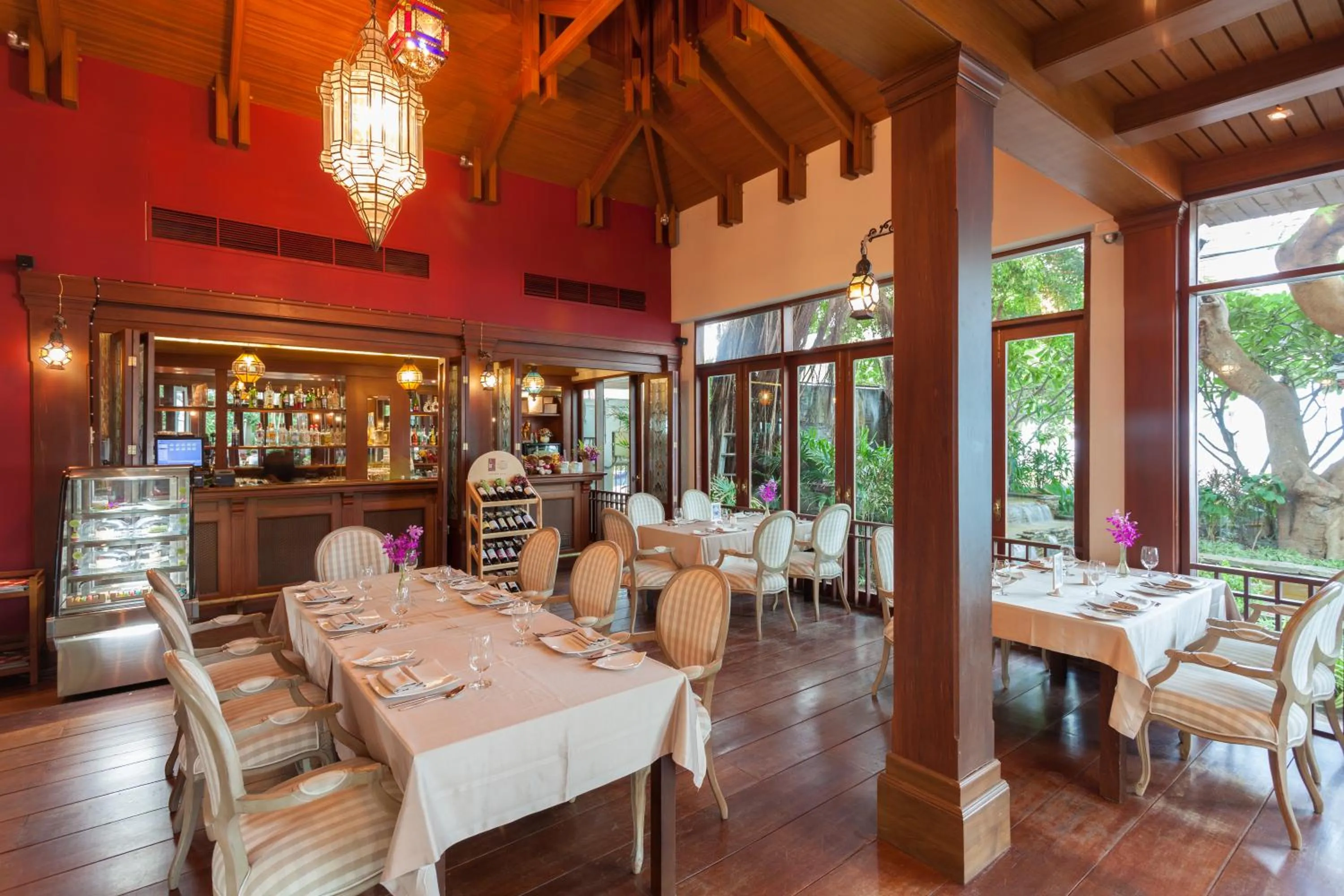 Restaurant/places to eat in Raya Resort Beach front - The Most Green Resort in Cha-am