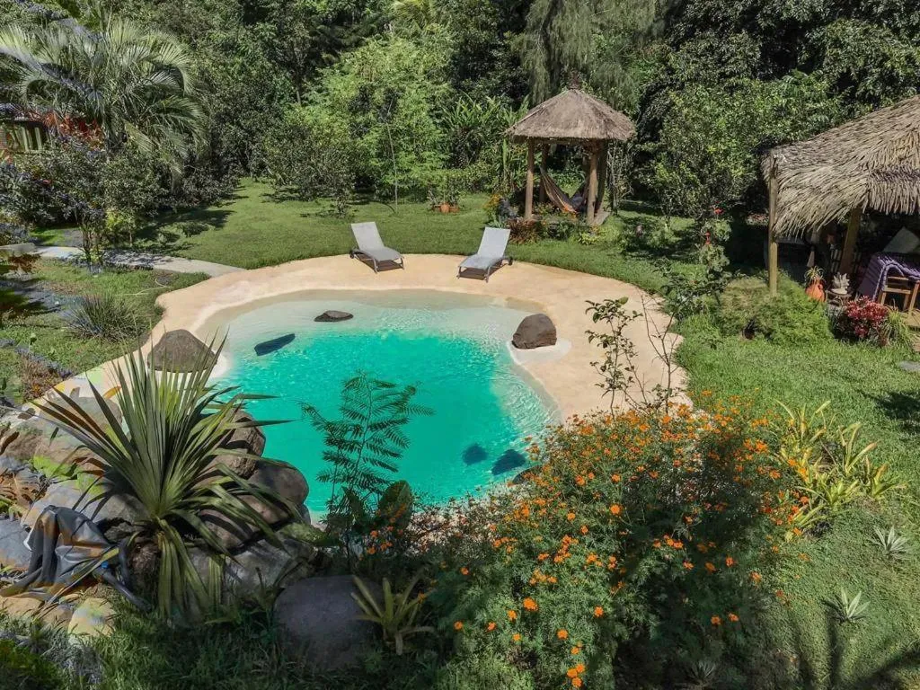 West Indies Cottage, cottages haut de gamme avec piscine, jacuzzi et vue jungle