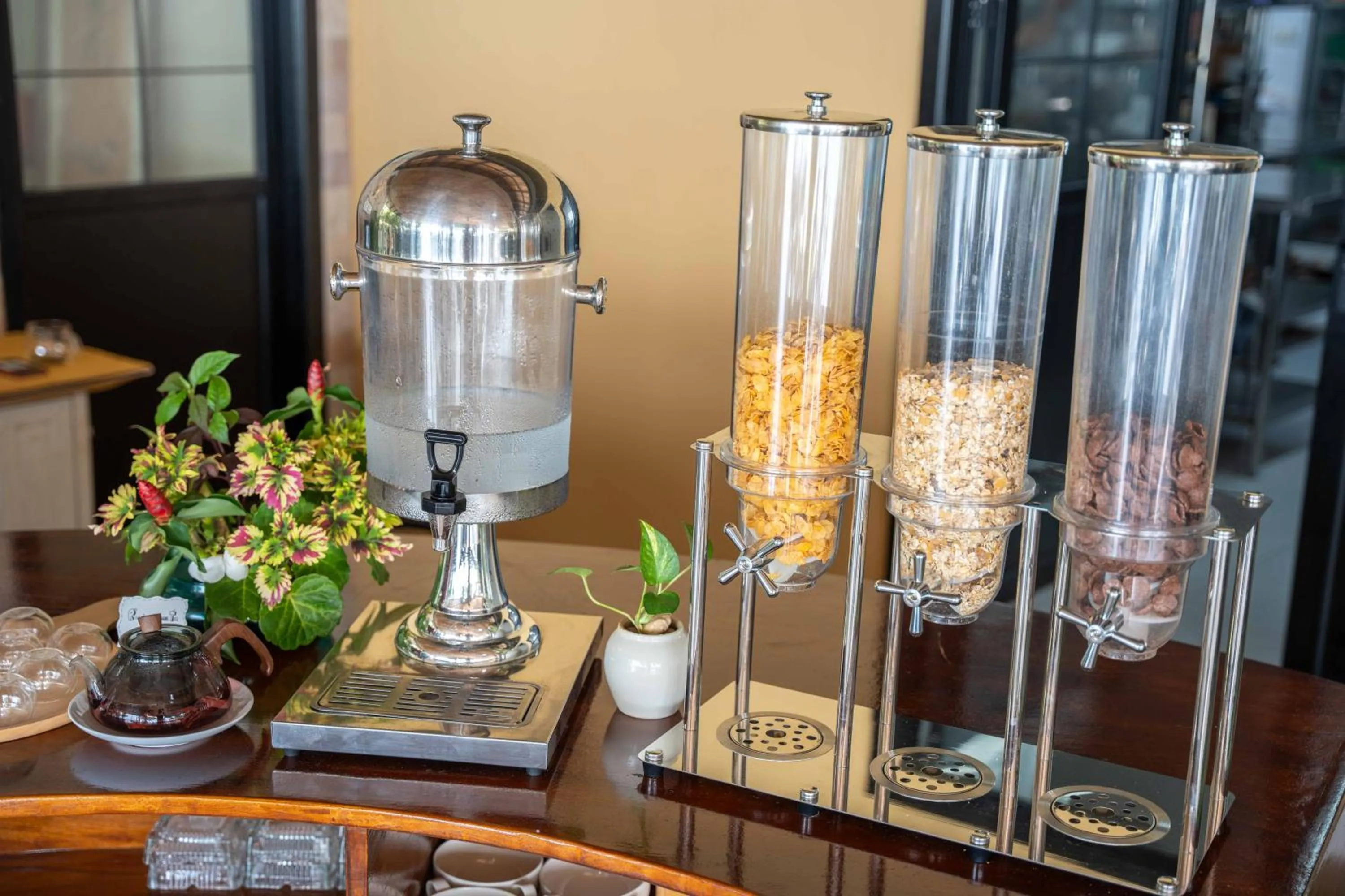 Food and drinks in Samaya Wellness Resort