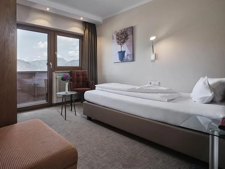 Photo of the whole room, Bed in Hotel-Gasthof zur Schönen Aussicht