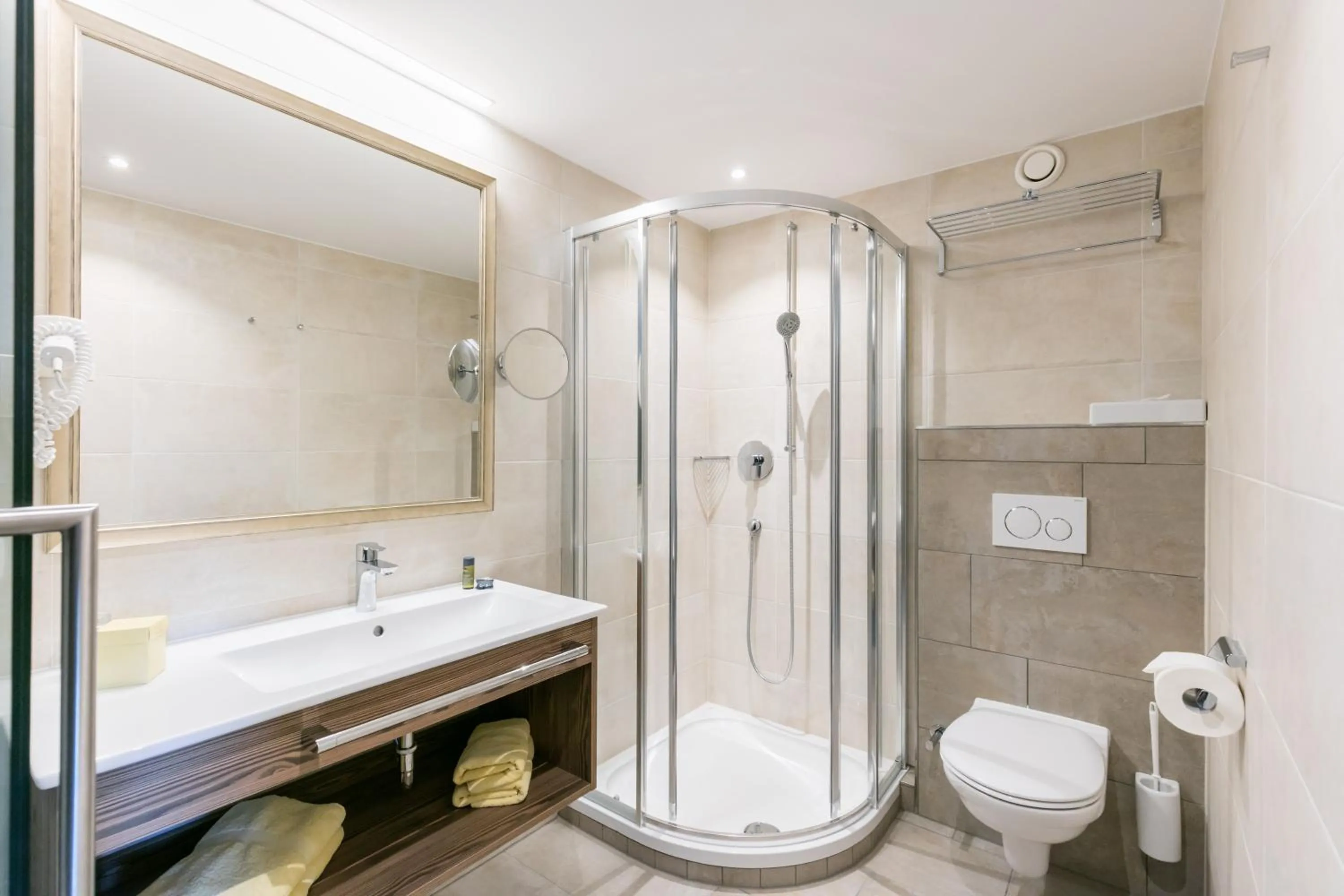 Shower in Hotel-Gasthof zur Schönen Aussicht