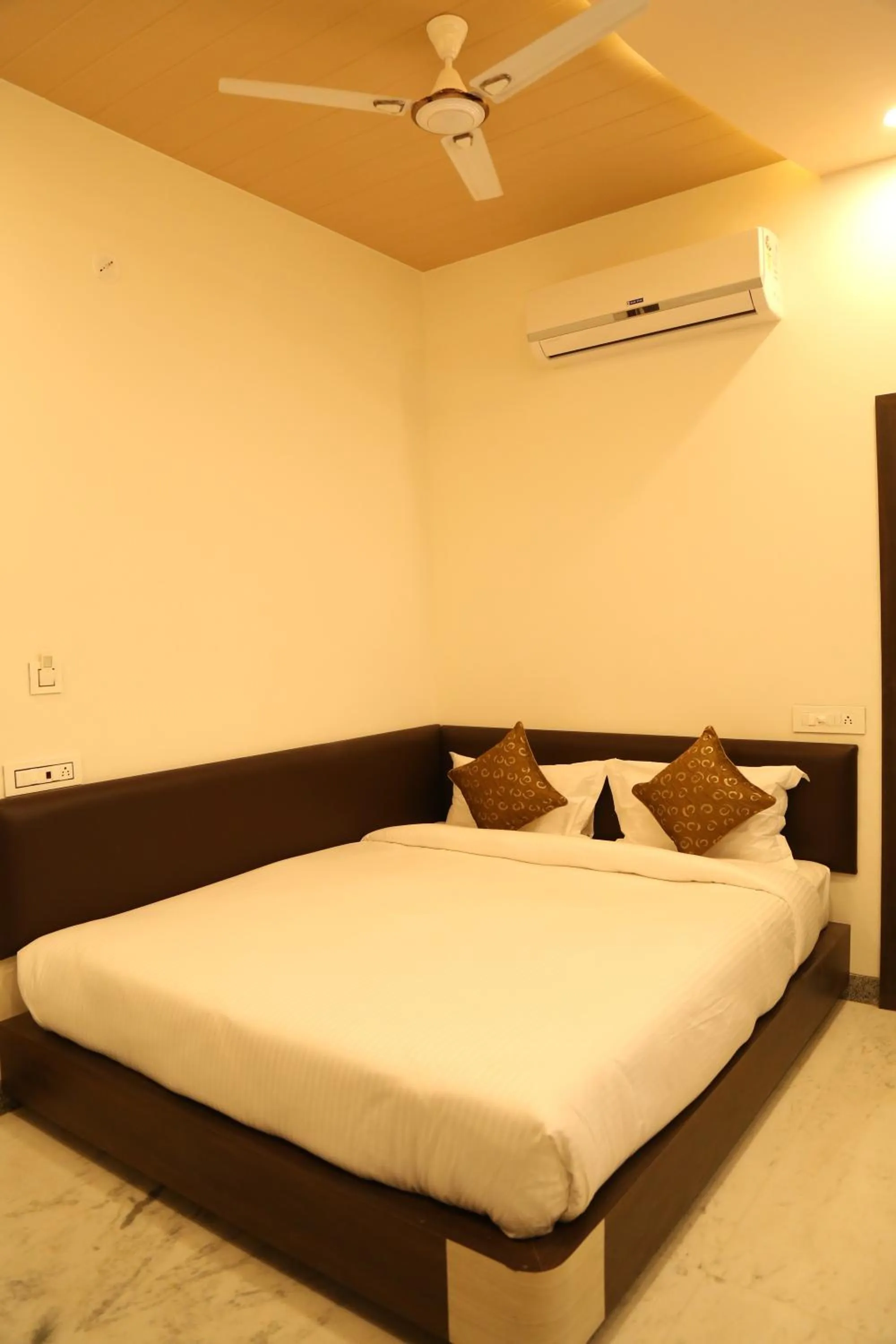 Bed in Hotel Delight