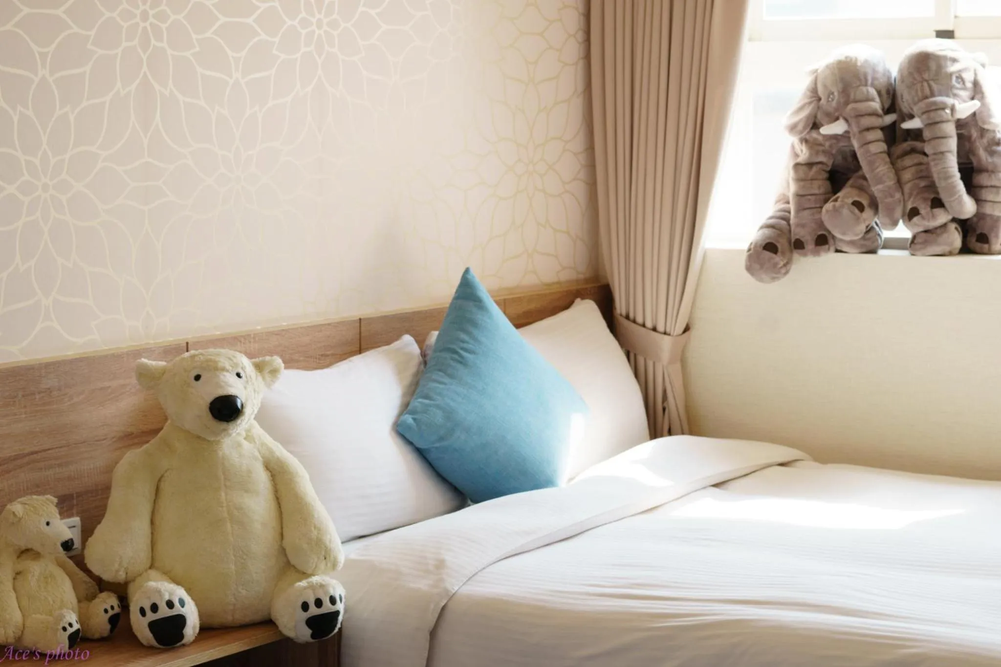 Bed in King Hot Spring Hotel