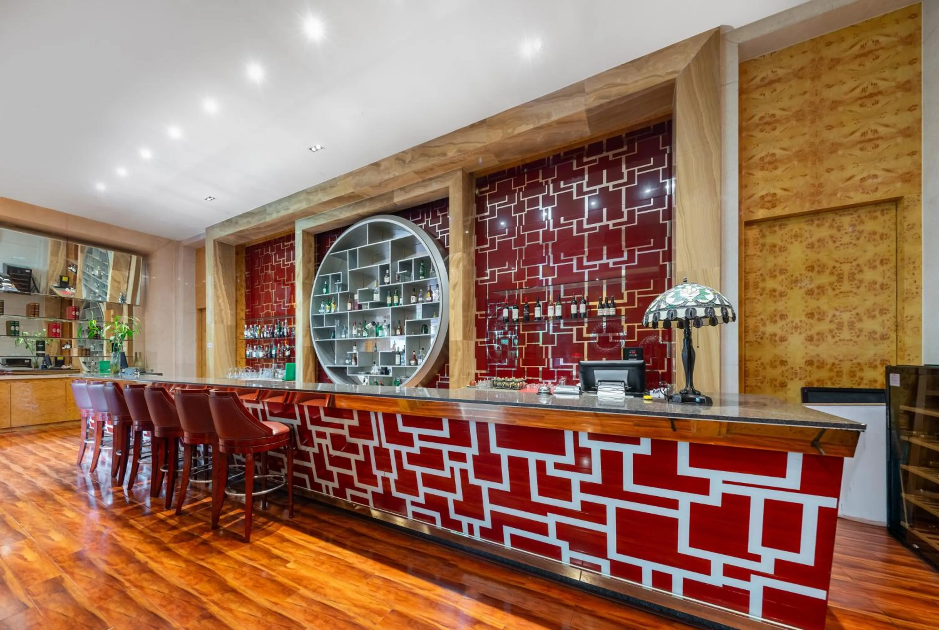 Lounge or bar in DoubleTree By Hilton Wuxi