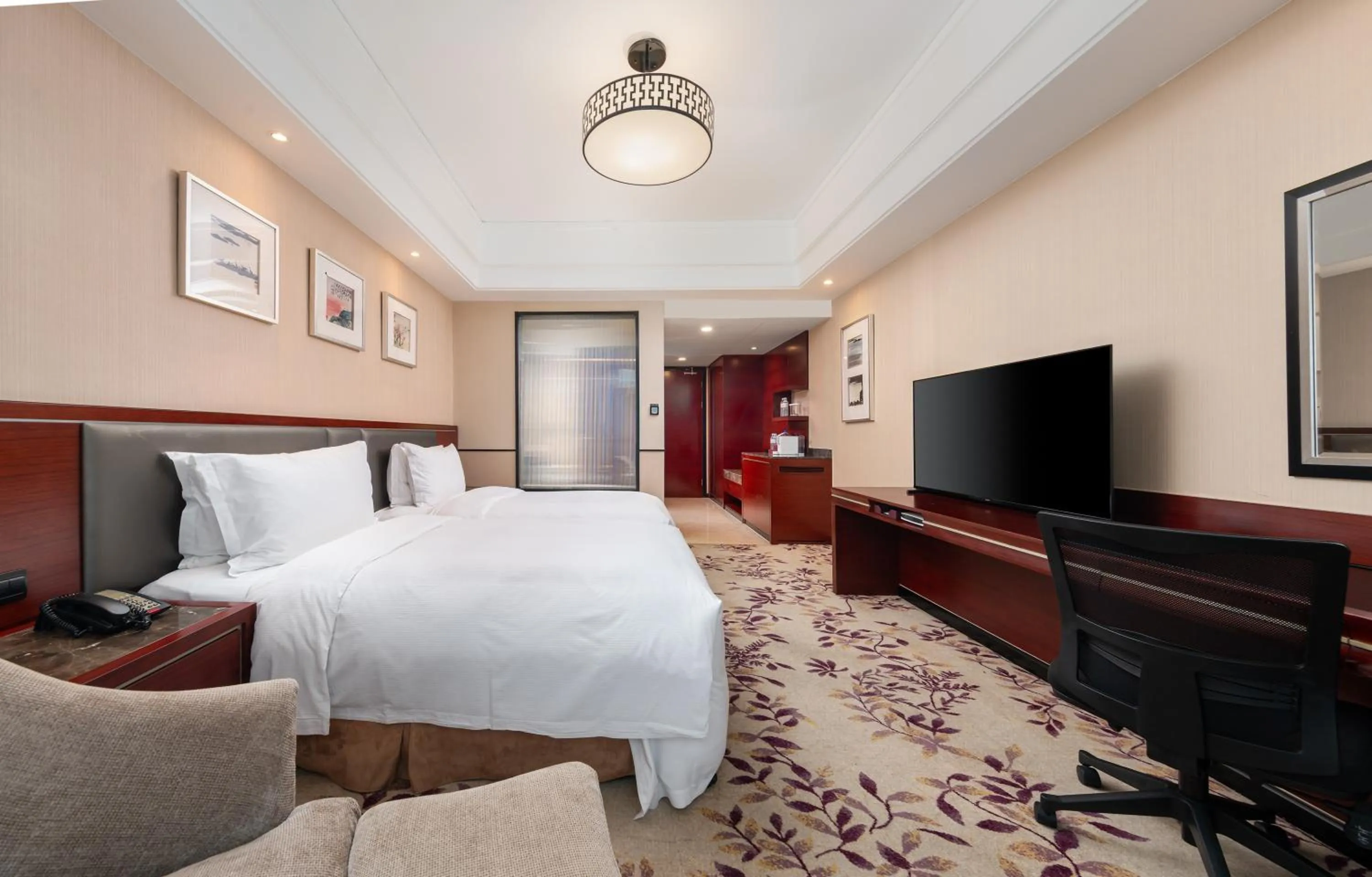 Bed in DoubleTree By Hilton Wuxi