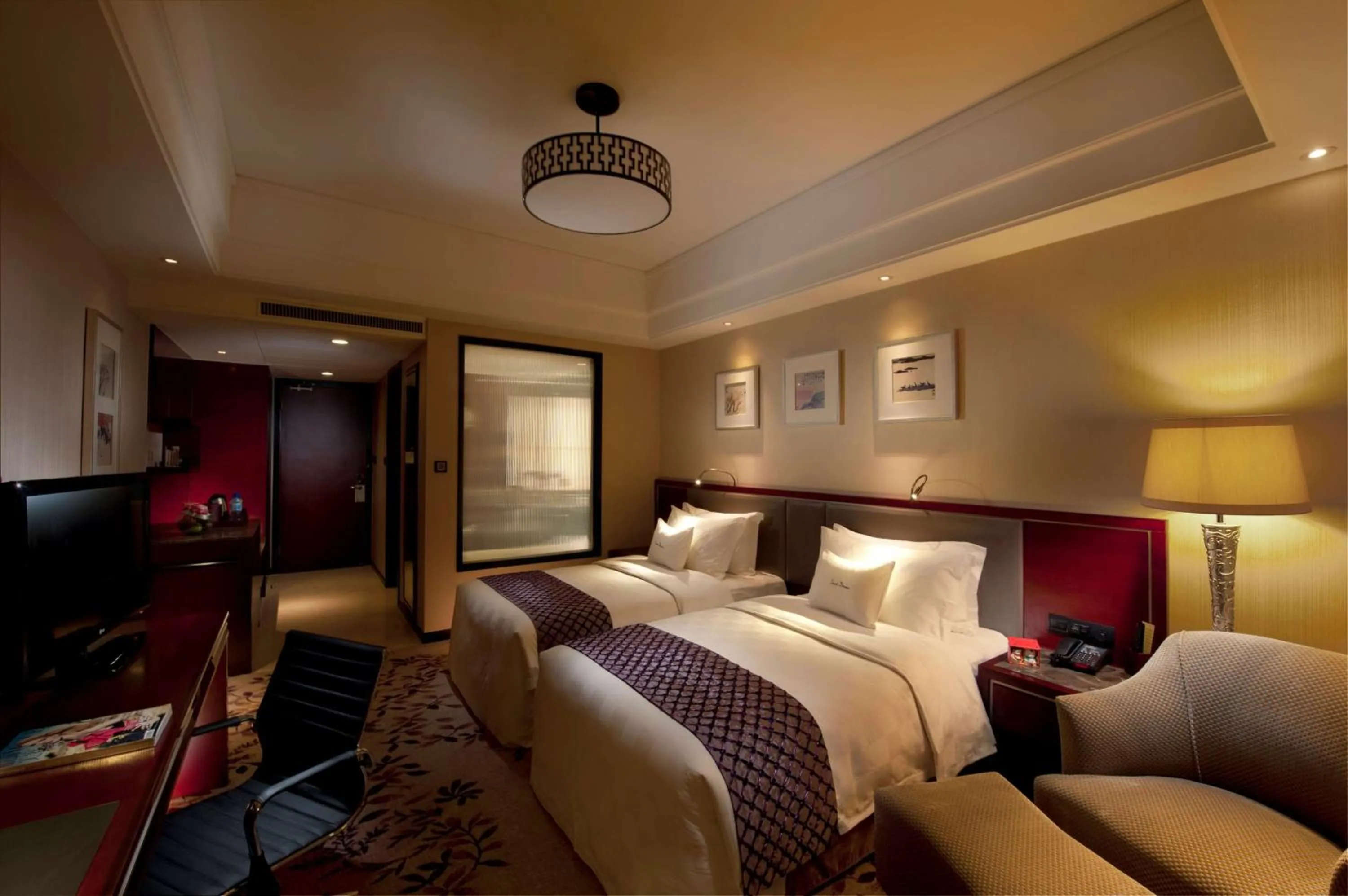 Deluxe Twin Room in DoubleTree By Hilton Wuxi