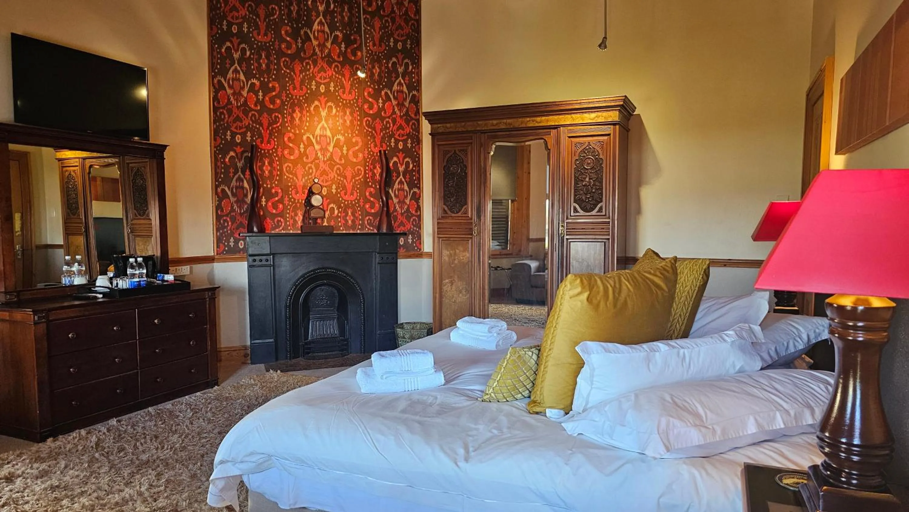 Bed in Wilton Manor SOLAR ENERGY