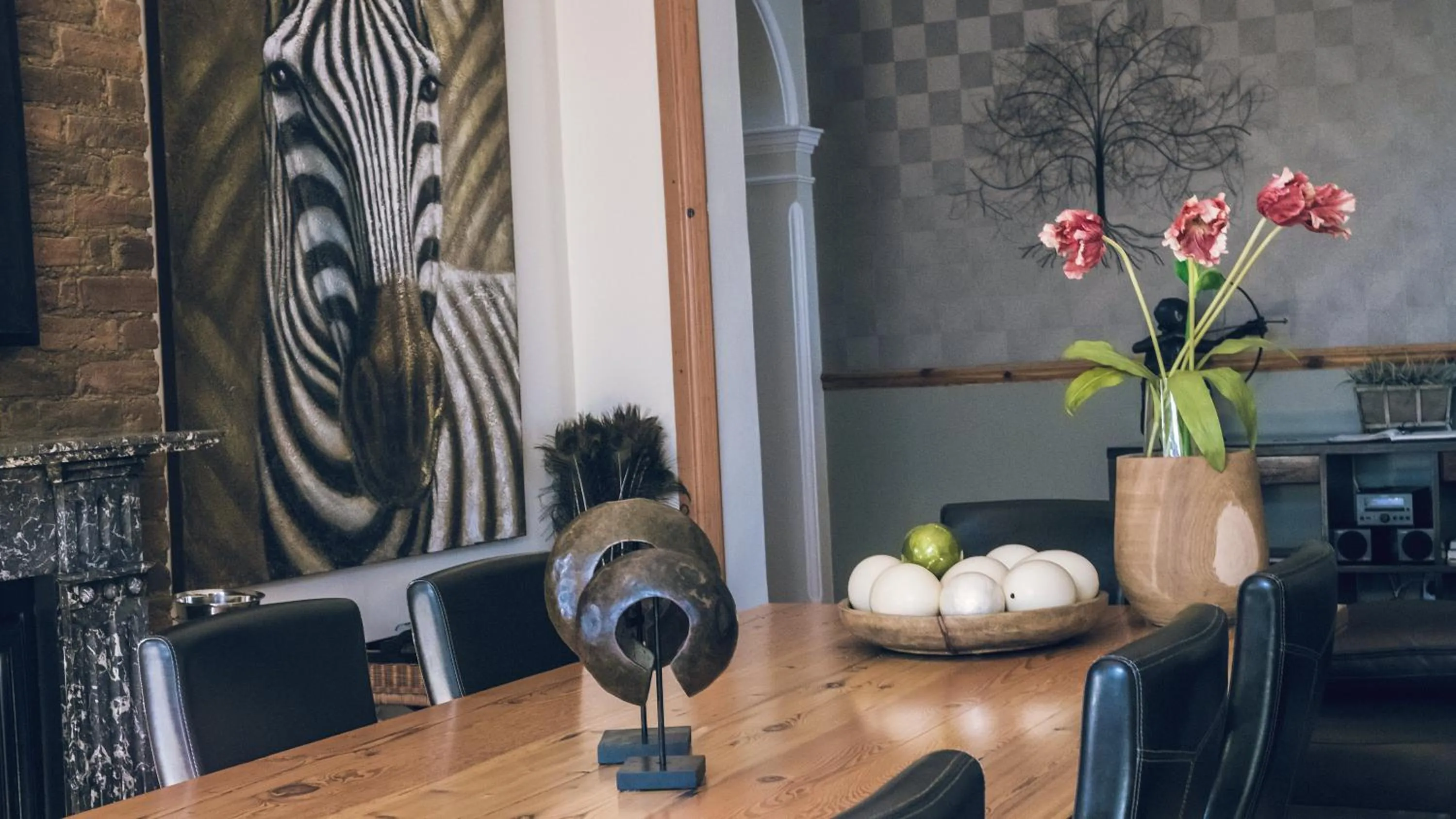 Dining area in Wilton Manor SOLAR ENERGY