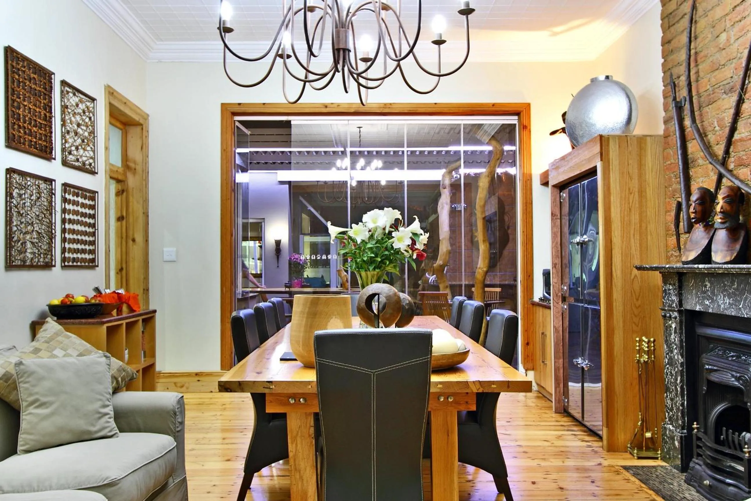 Living room in Wilton Manor SOLAR ENERGY