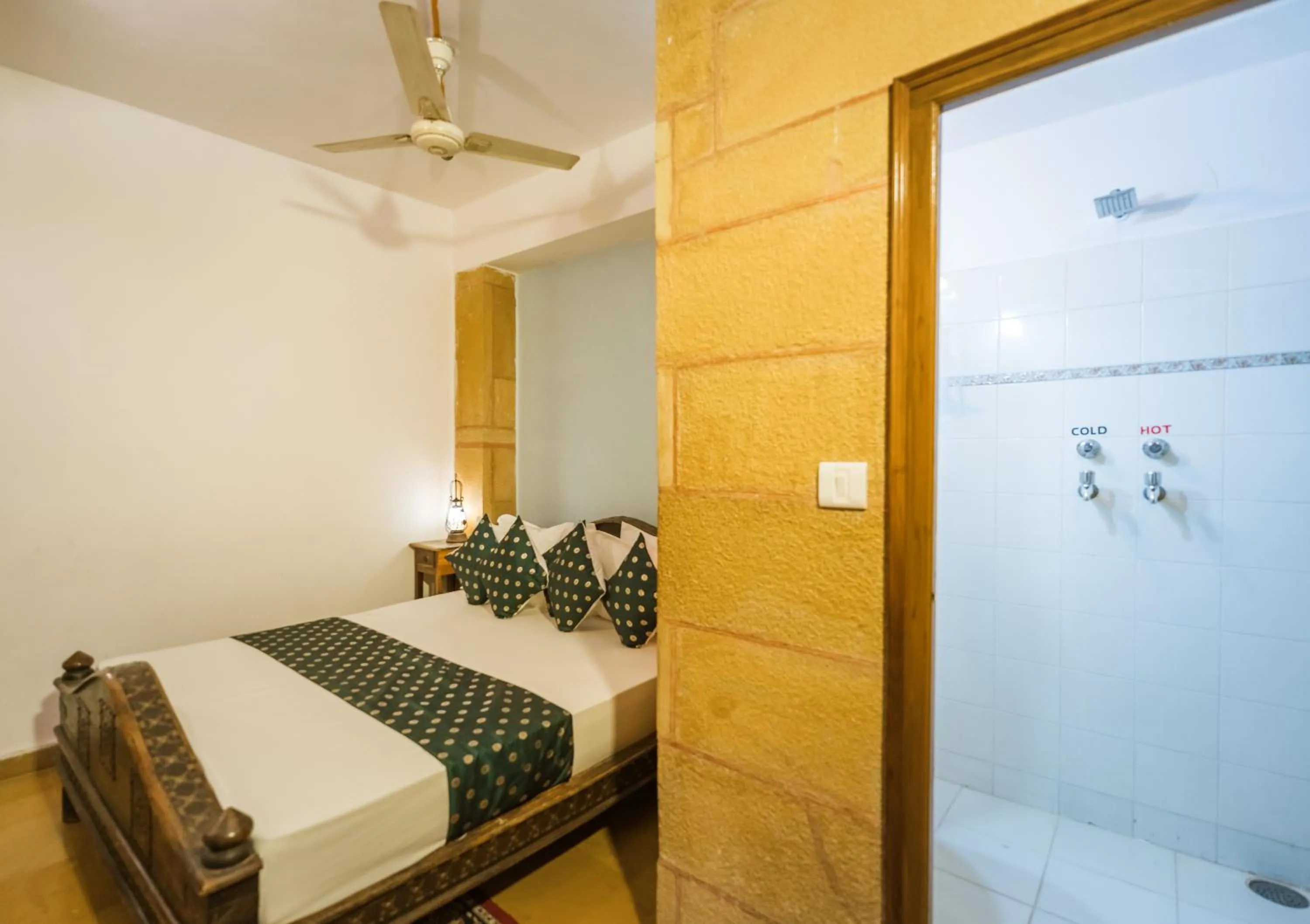 Bed in Hotel Rajmandir