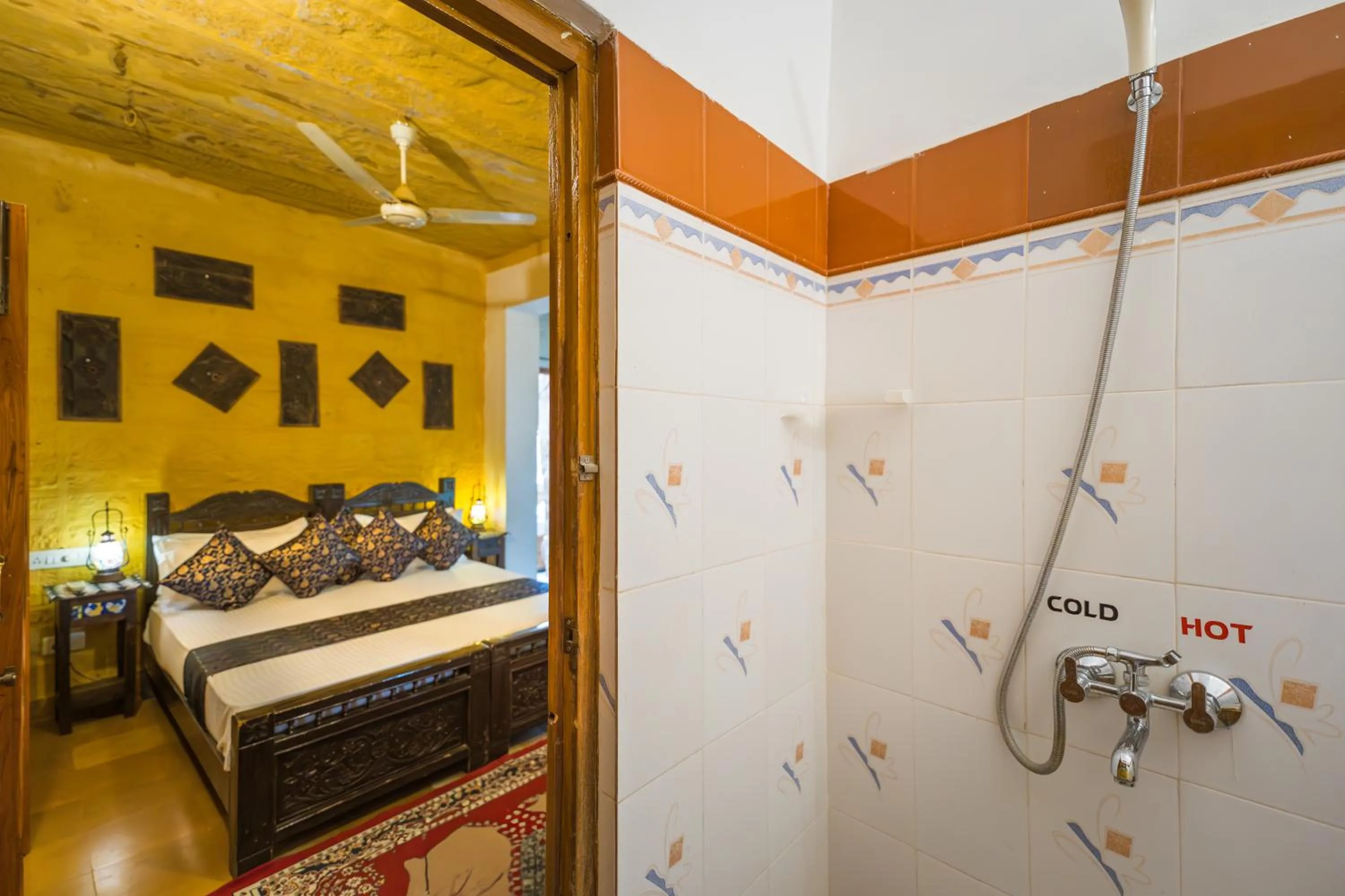 Bed in Hotel Rajmandir