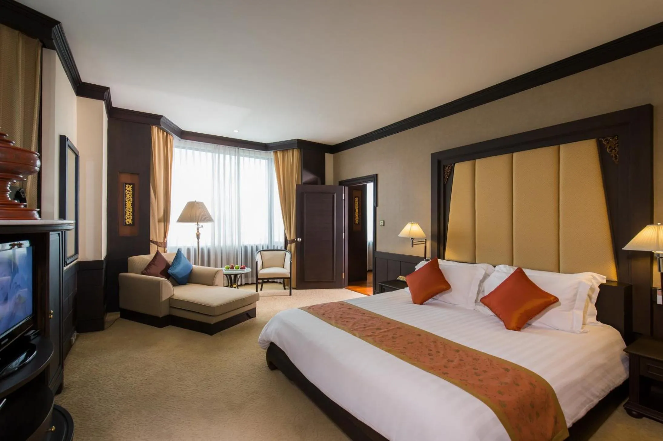 Bed in Ramada by Wyndham Bangkok Chaophya Park