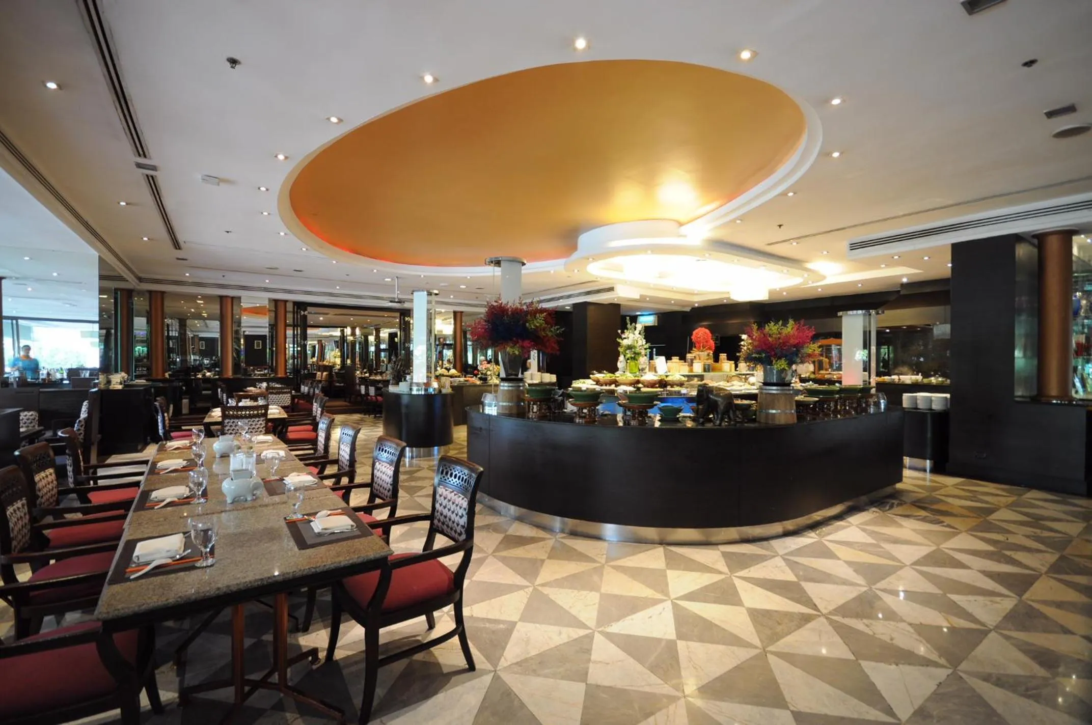 Restaurant/Places to Eat in Ramada by Wyndham Bangkok Chaophya Park