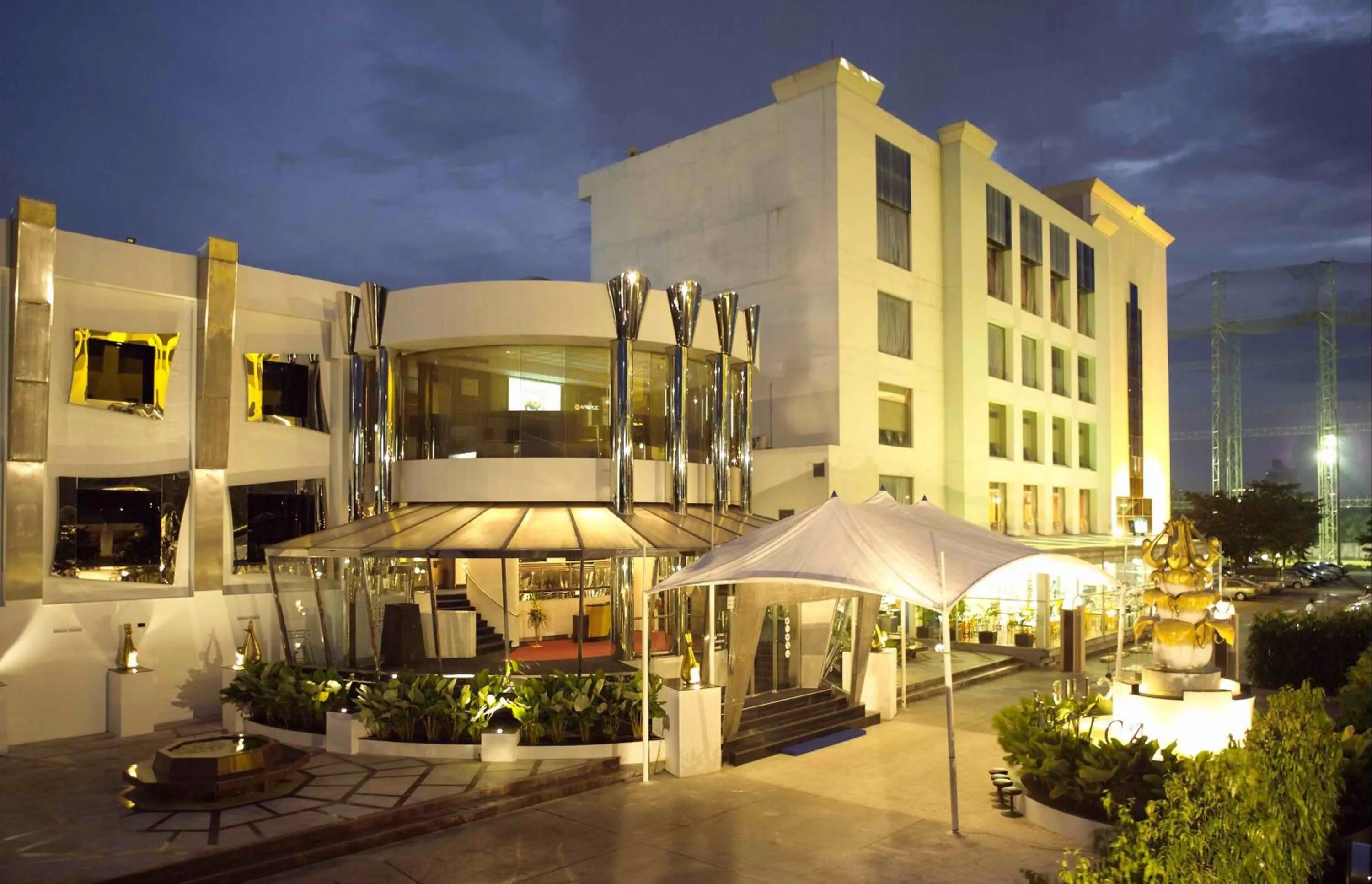 Facade/entrance, Property Building in Ramada by Wyndham Bangkok Chaophya Park