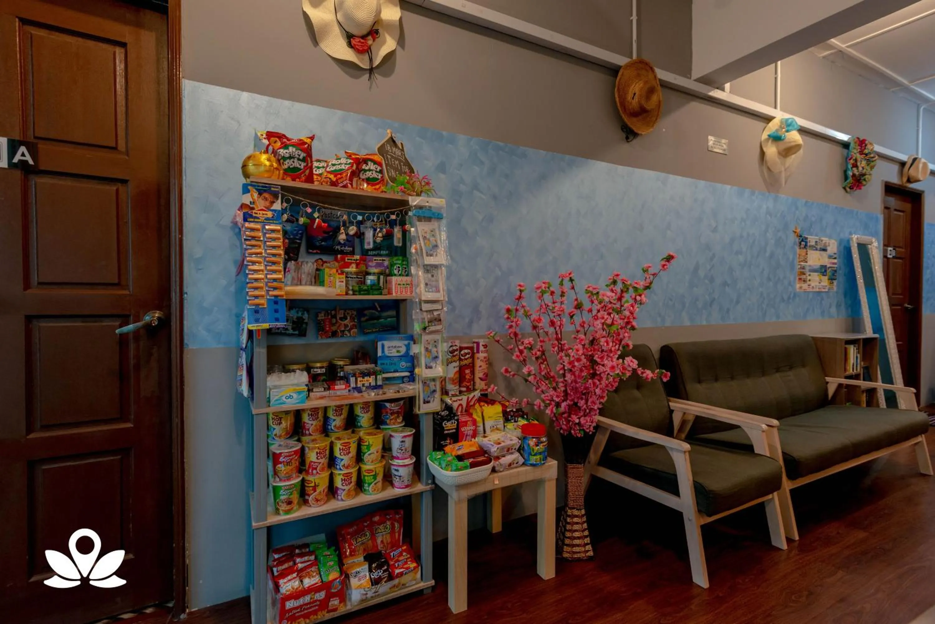 On-site shops in Island Backpackers