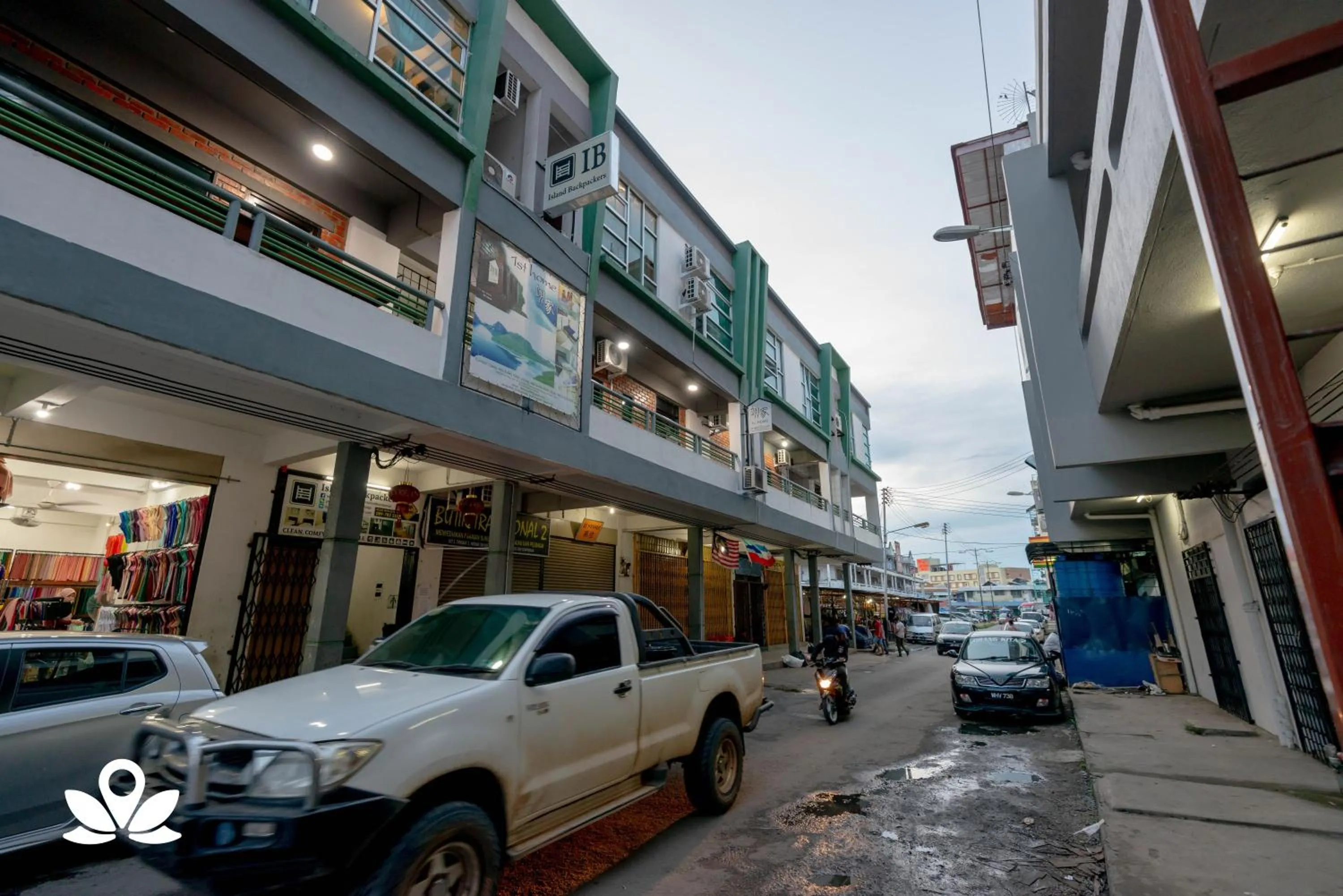Facade/entrance in Island Backpackers