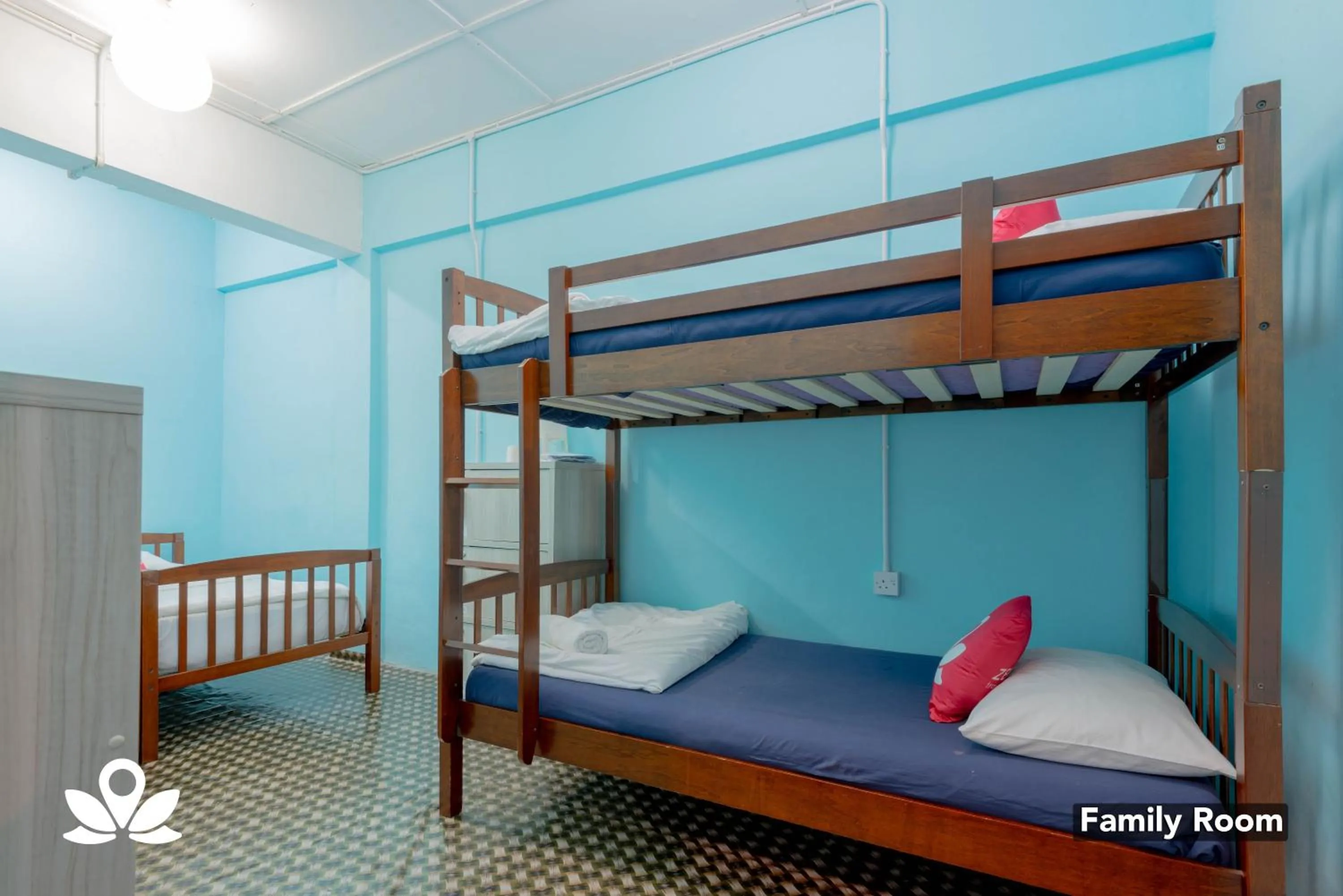 bunk bed, Bed in Island Backpackers