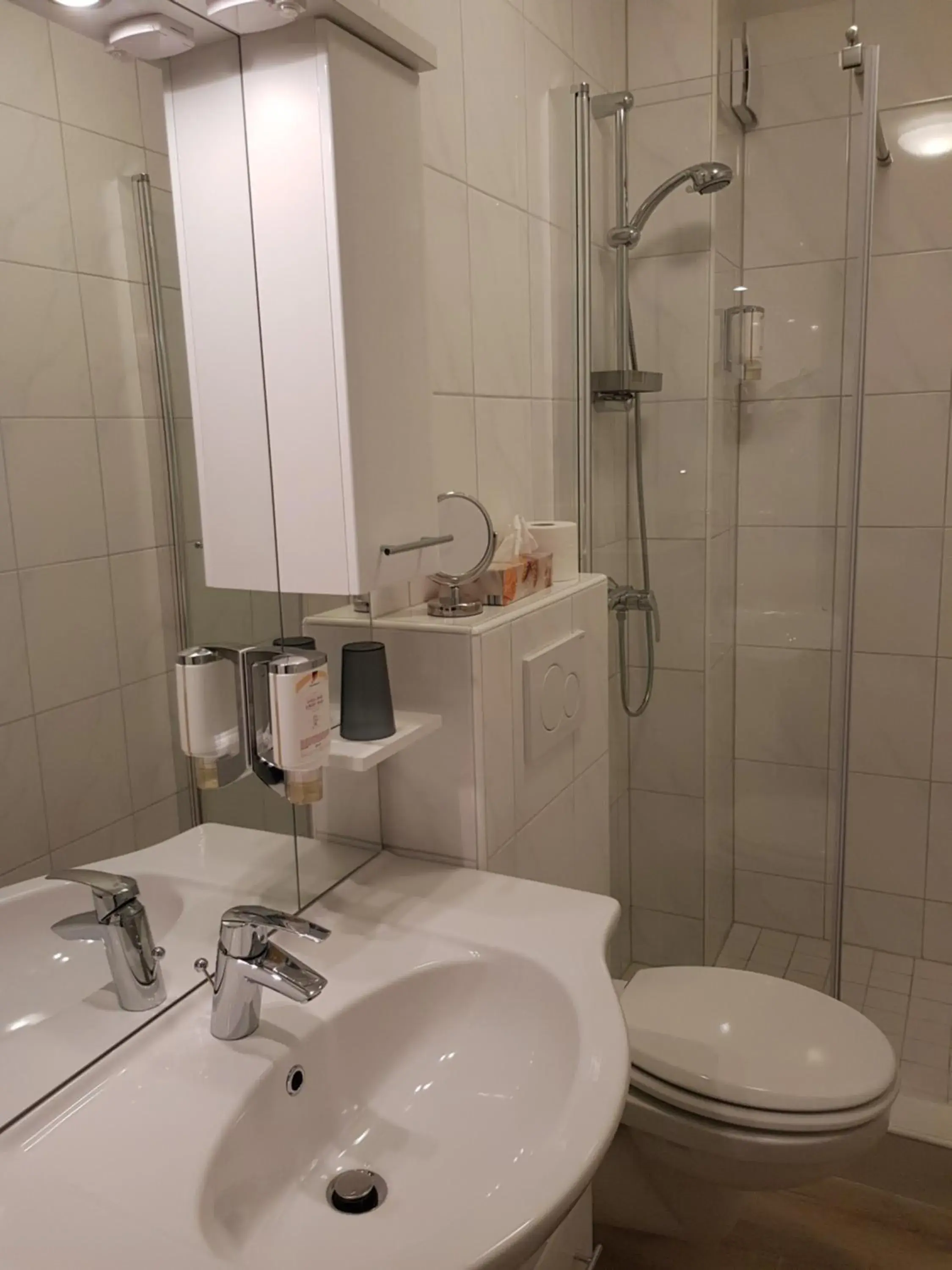 Single Room with Bathroom in Hanse Hotel Buxtehude Single Room with Bathroom in Hanse Hotel Buxtehude