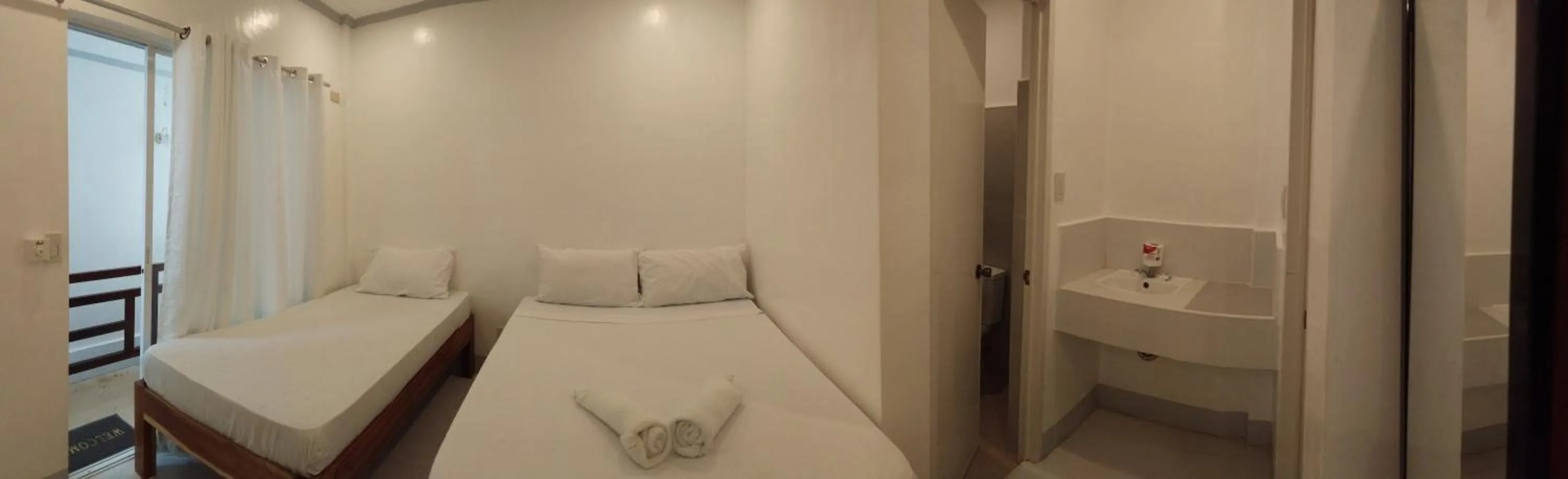 Bed in Neela Tourist Lodge