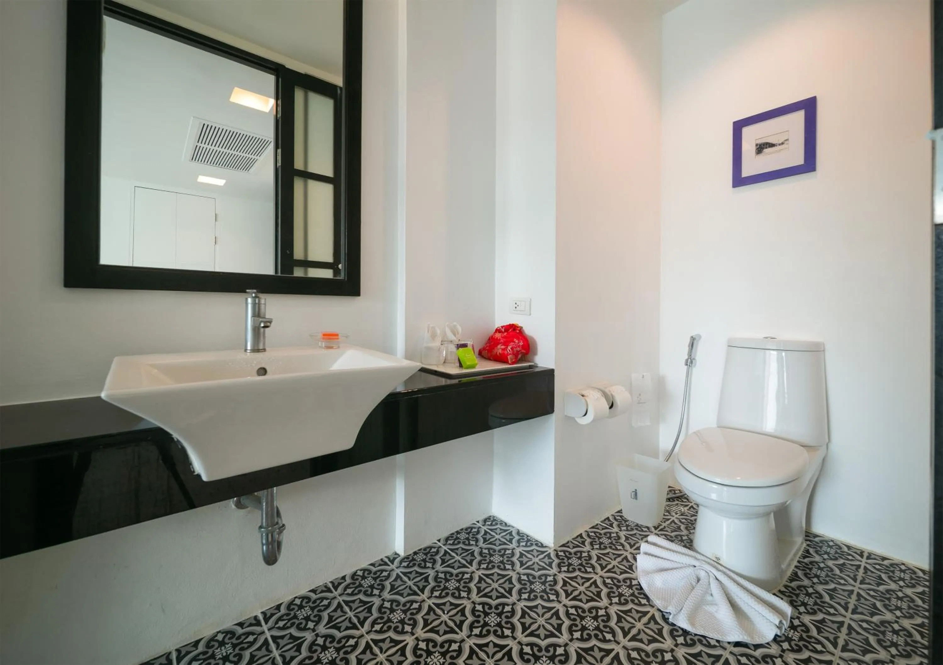 Bathroom in The Old Phuket - Karon Beach Resort