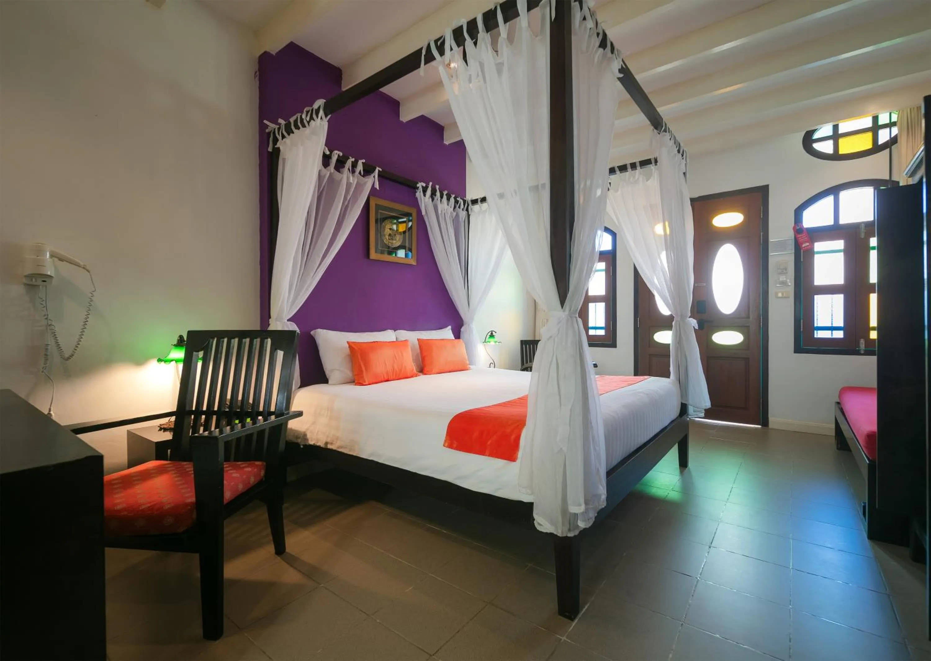 Bed in The Old Phuket - Karon Beach Resort
