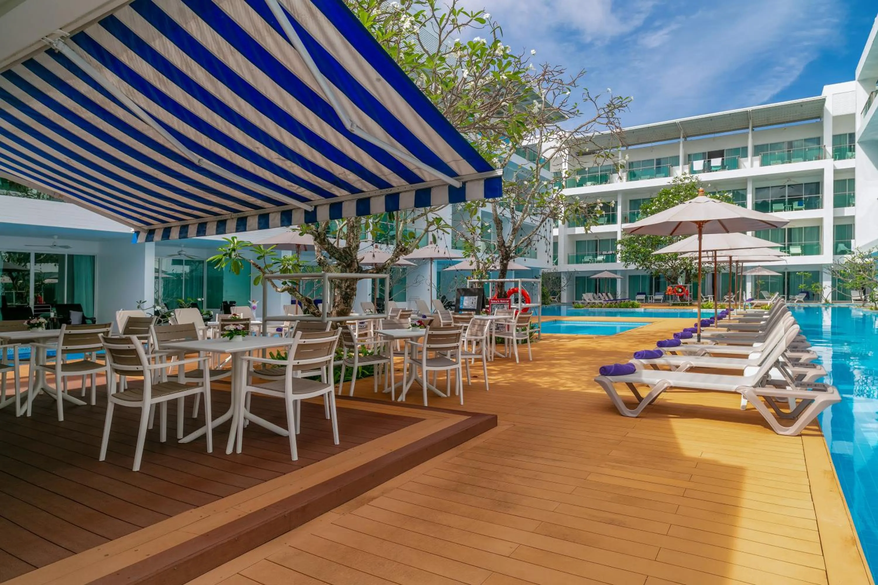 Property building in The Old Phuket - Karon Beach Resort