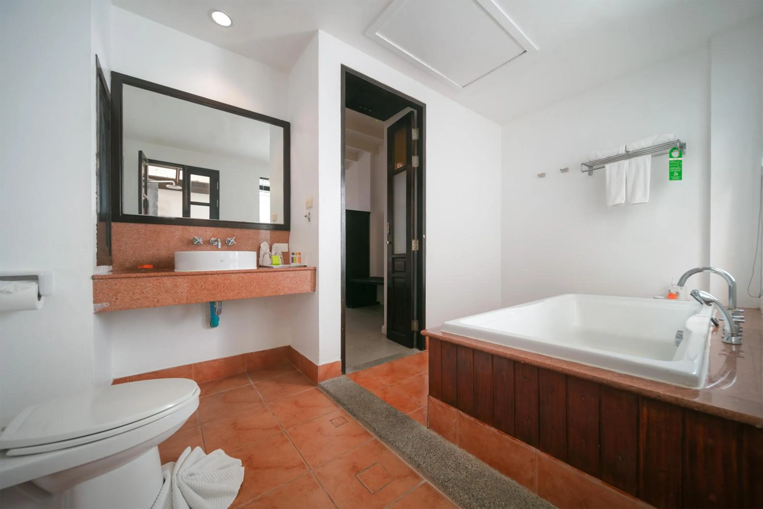 Toilet in The Old Phuket - Karon Beach Resort