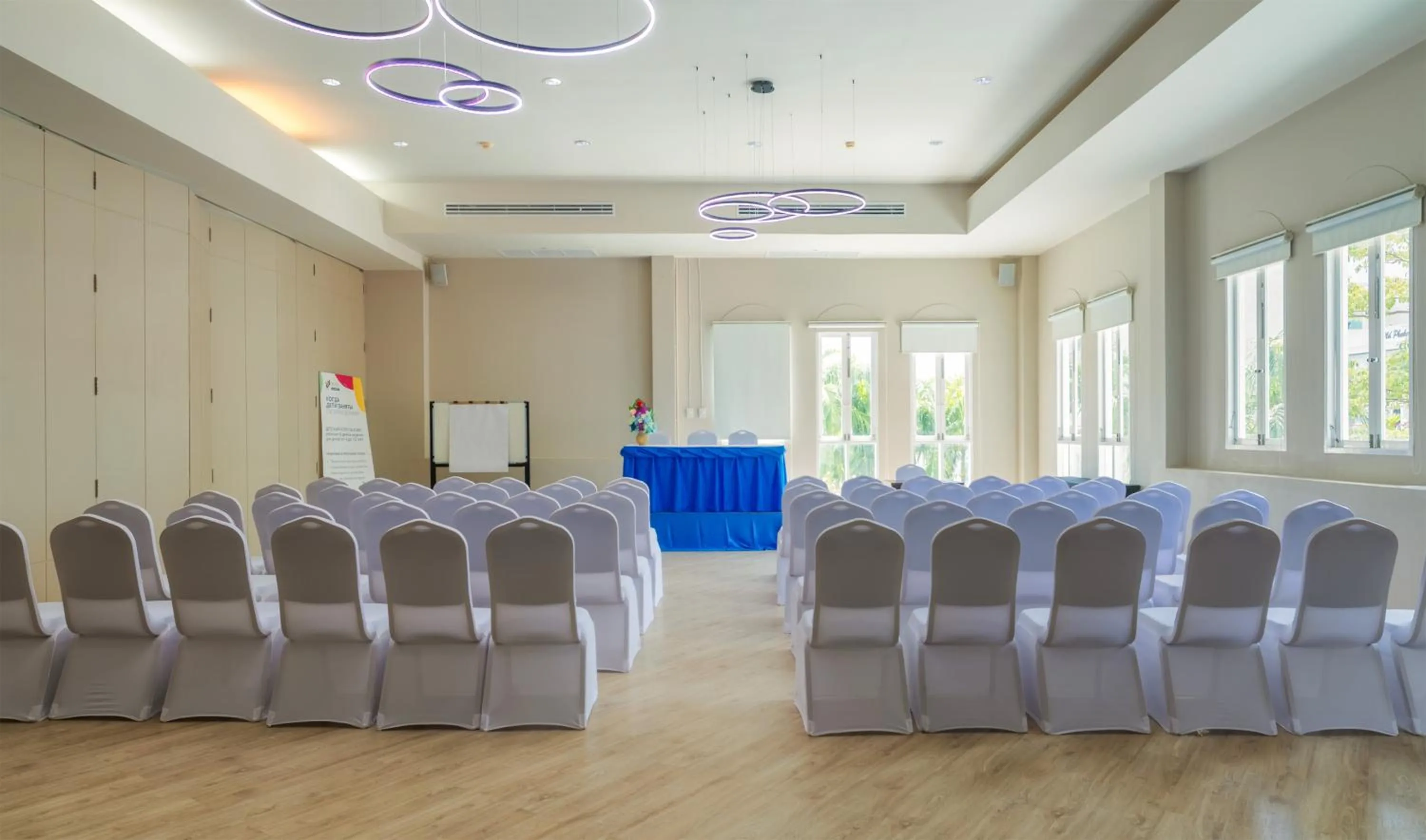 Property building in The Old Phuket - Karon Beach Resort