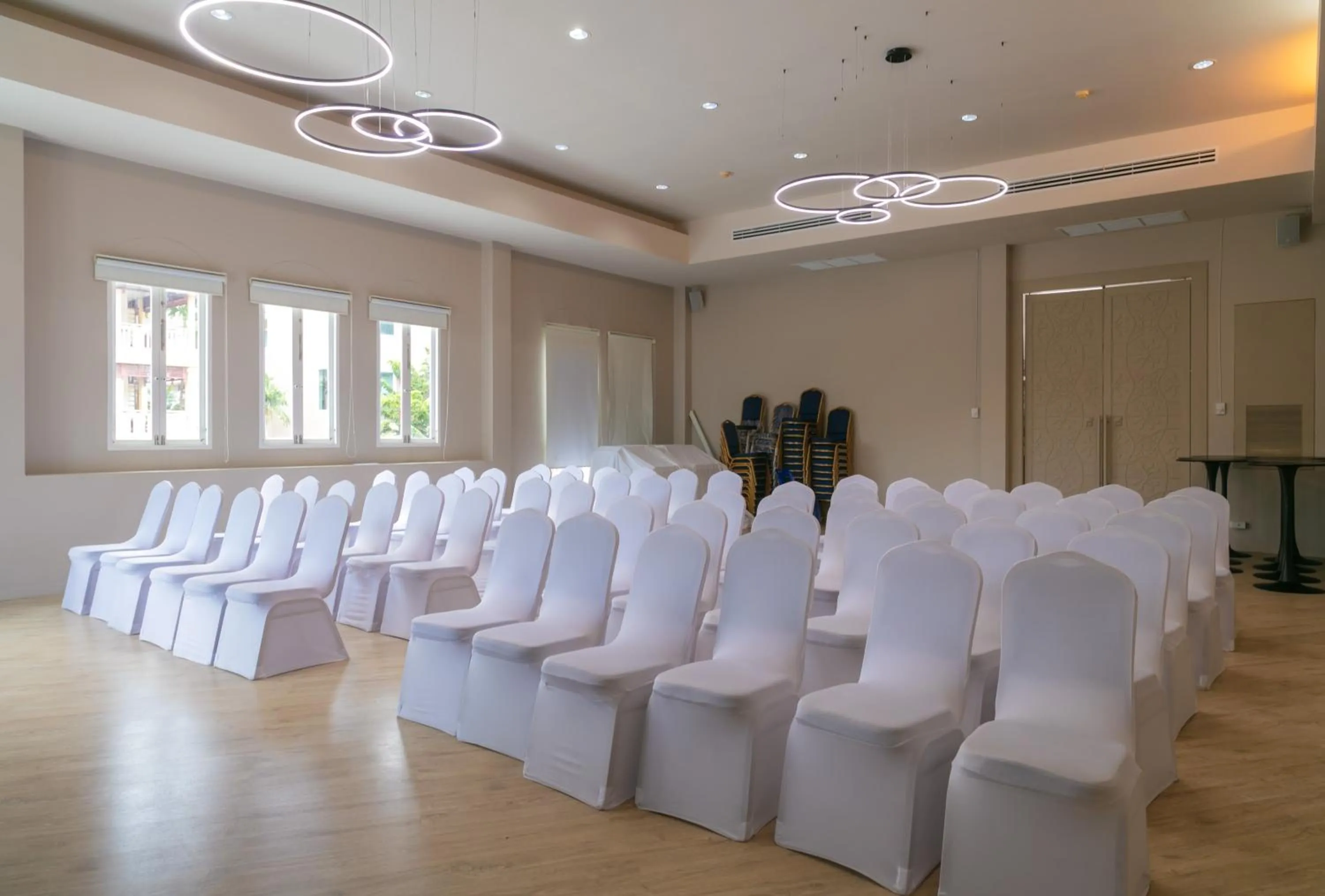 Property building in The Old Phuket - Karon Beach Resort