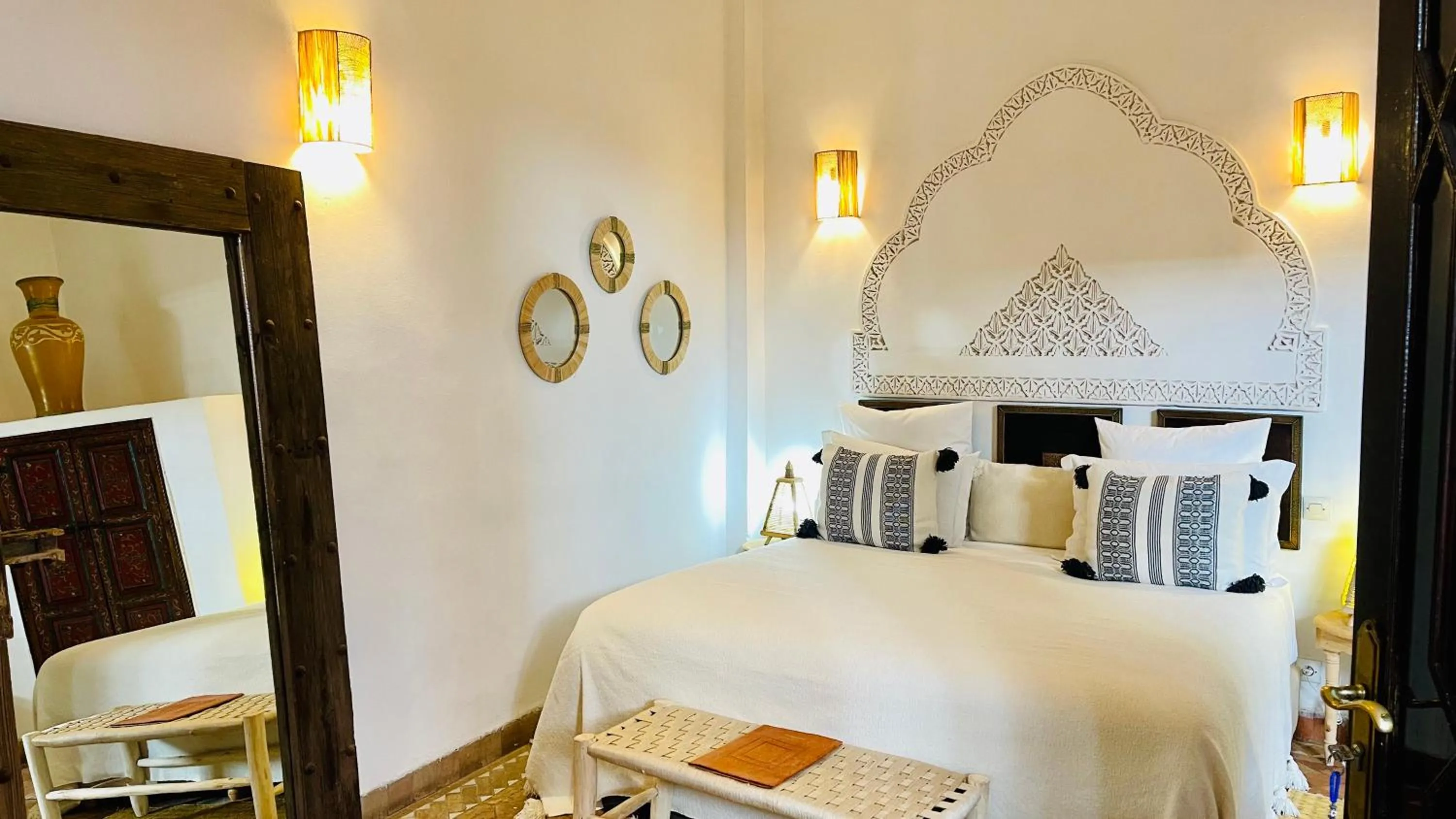 Bed in Riad La Porte Rouge By La Siredrah
