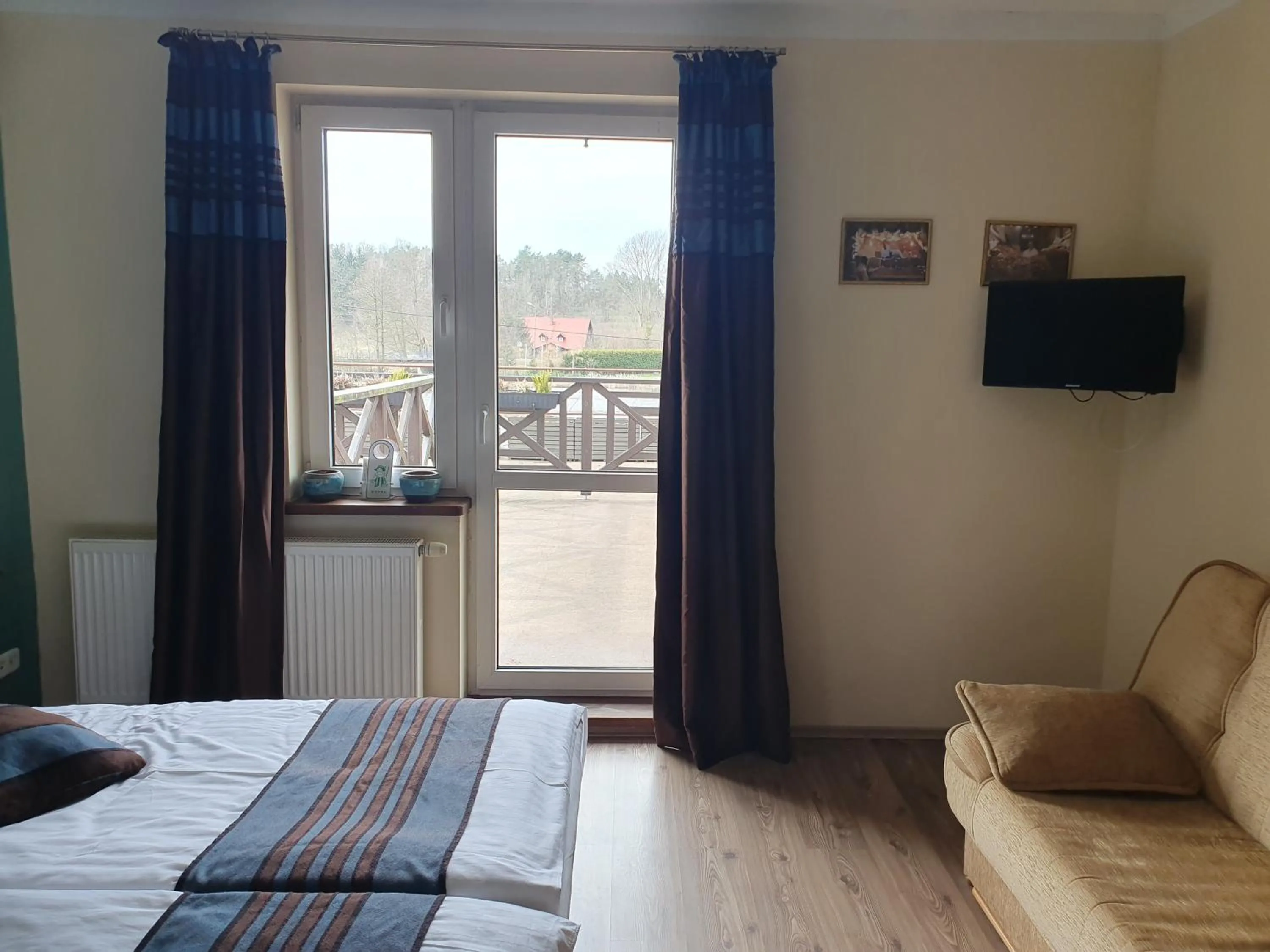 Bed in Przystanek Tleń