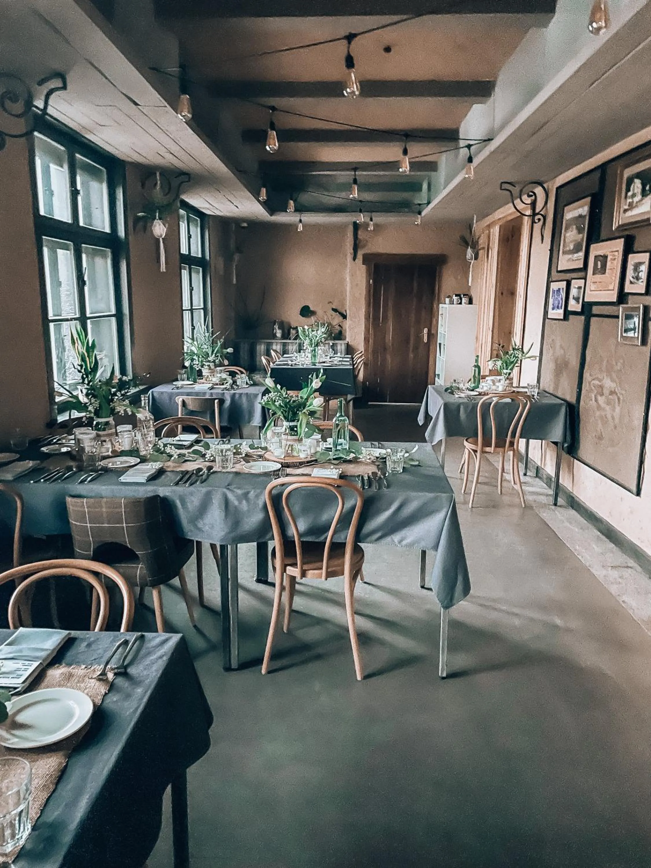 Restaurant/places to eat in Przystanek Tleń