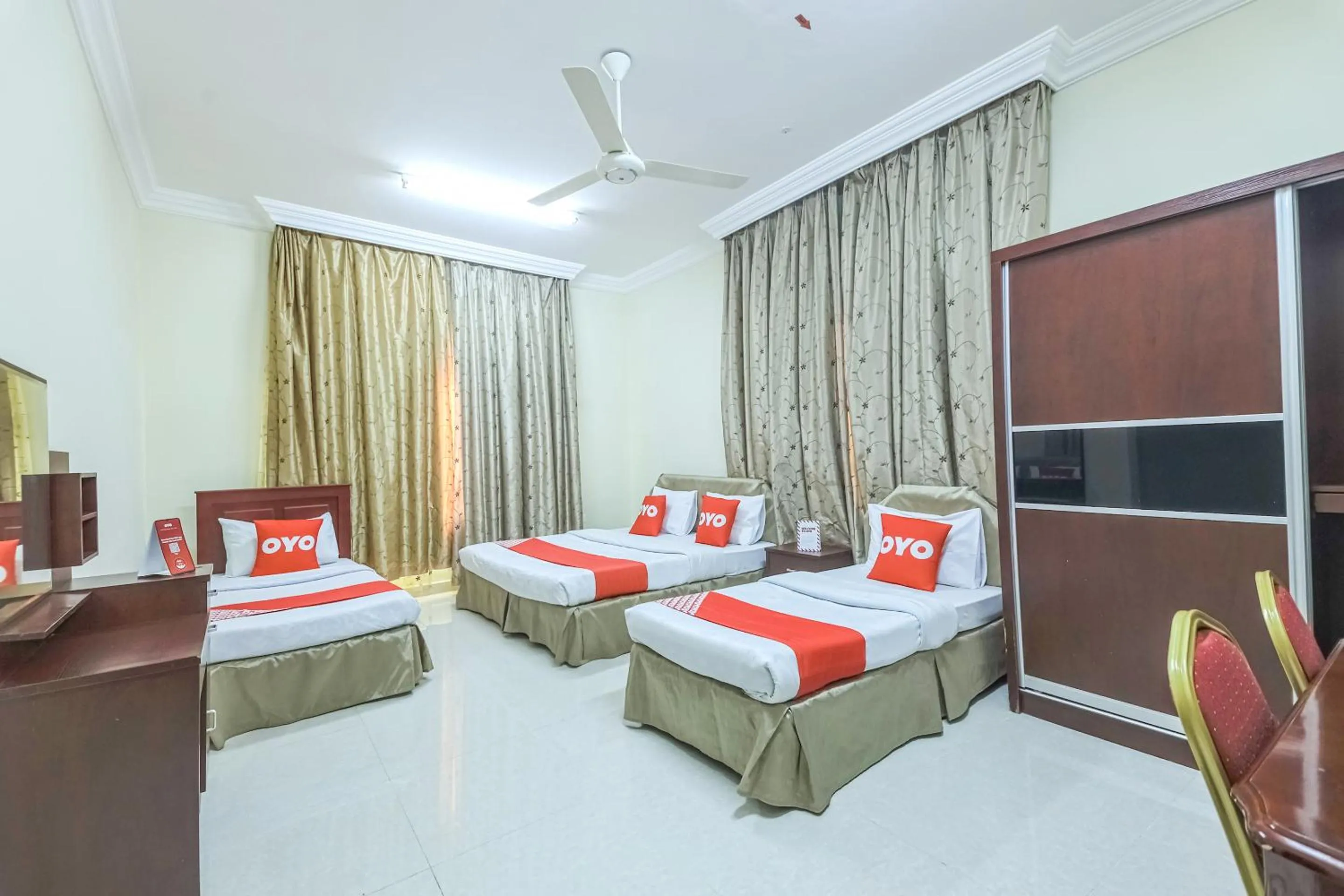 Three-Bedroom Apartment in Super OYO 111 Al Thabit Hotel