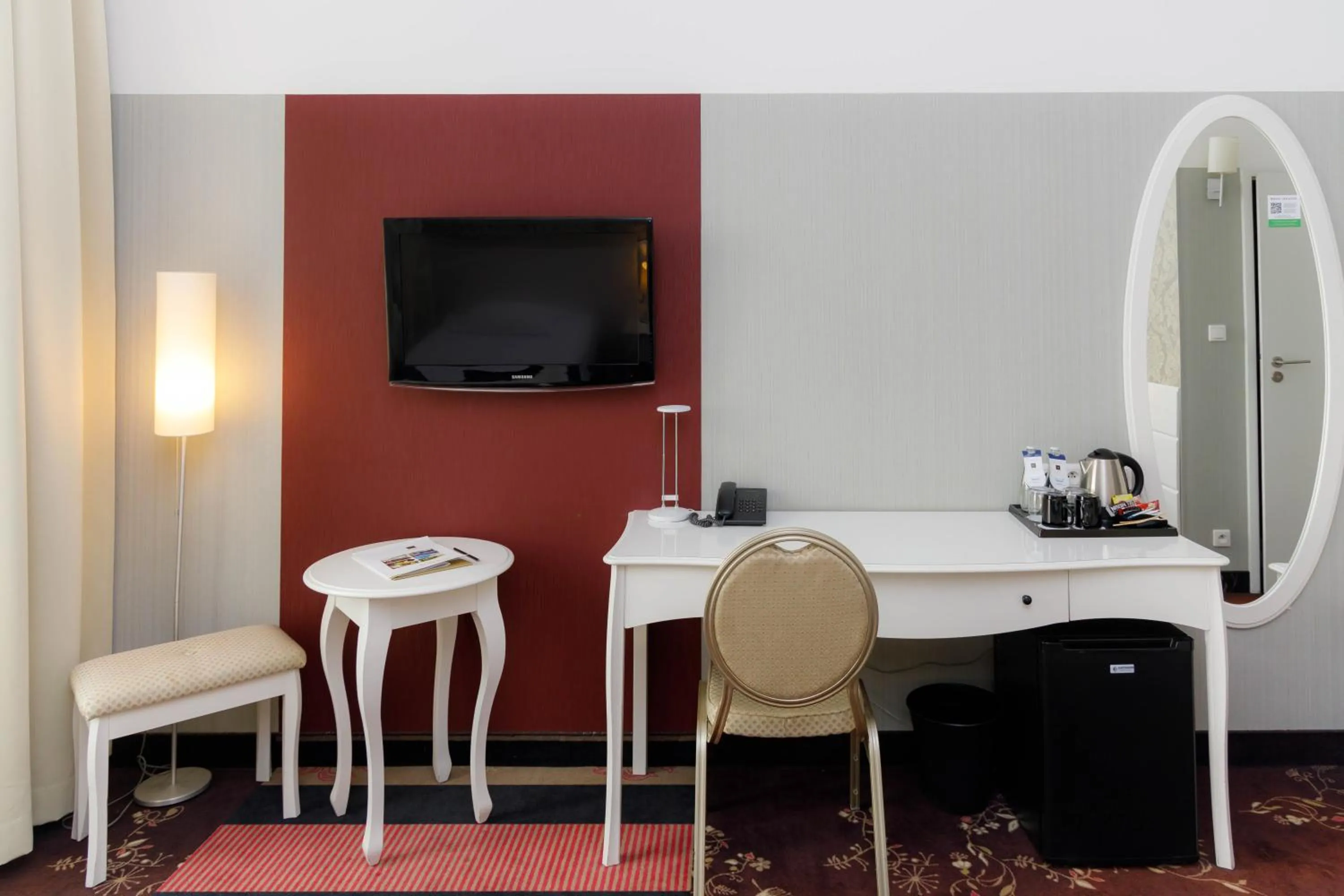 TV and multimedia in Hotel Lamberton