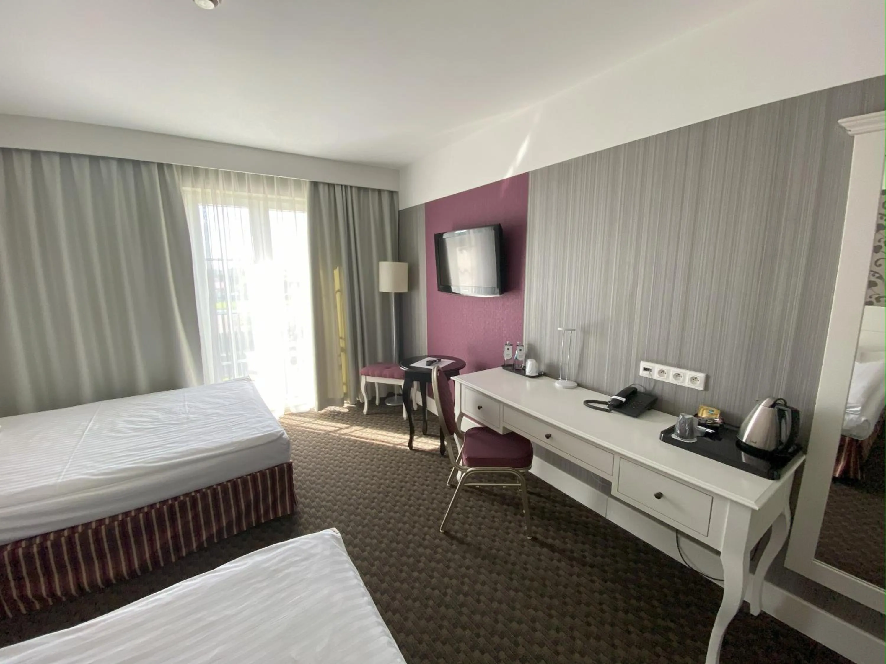 TV and multimedia, Bed in Hotel Lamberton