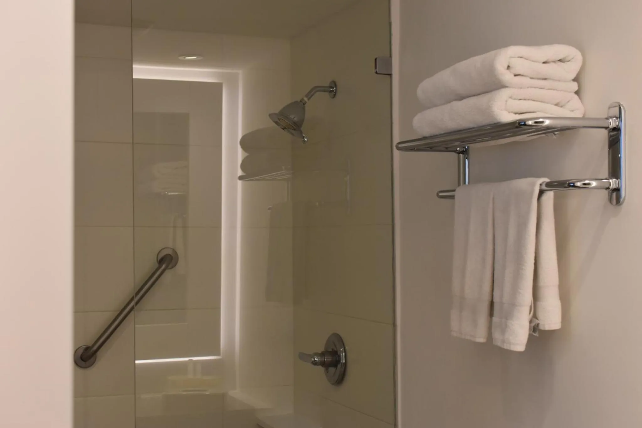 Bathroom in Hotel Holiday Inn Express & Suites Medellin by IHG