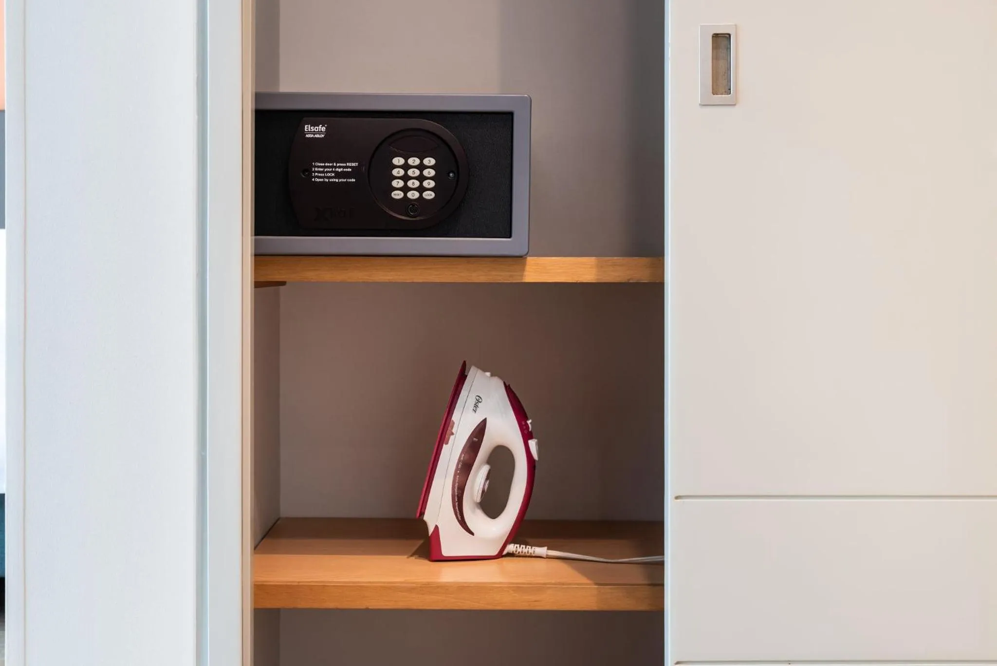 Bedroom in Hotel Holiday Inn Express & Suites Medellin by IHG