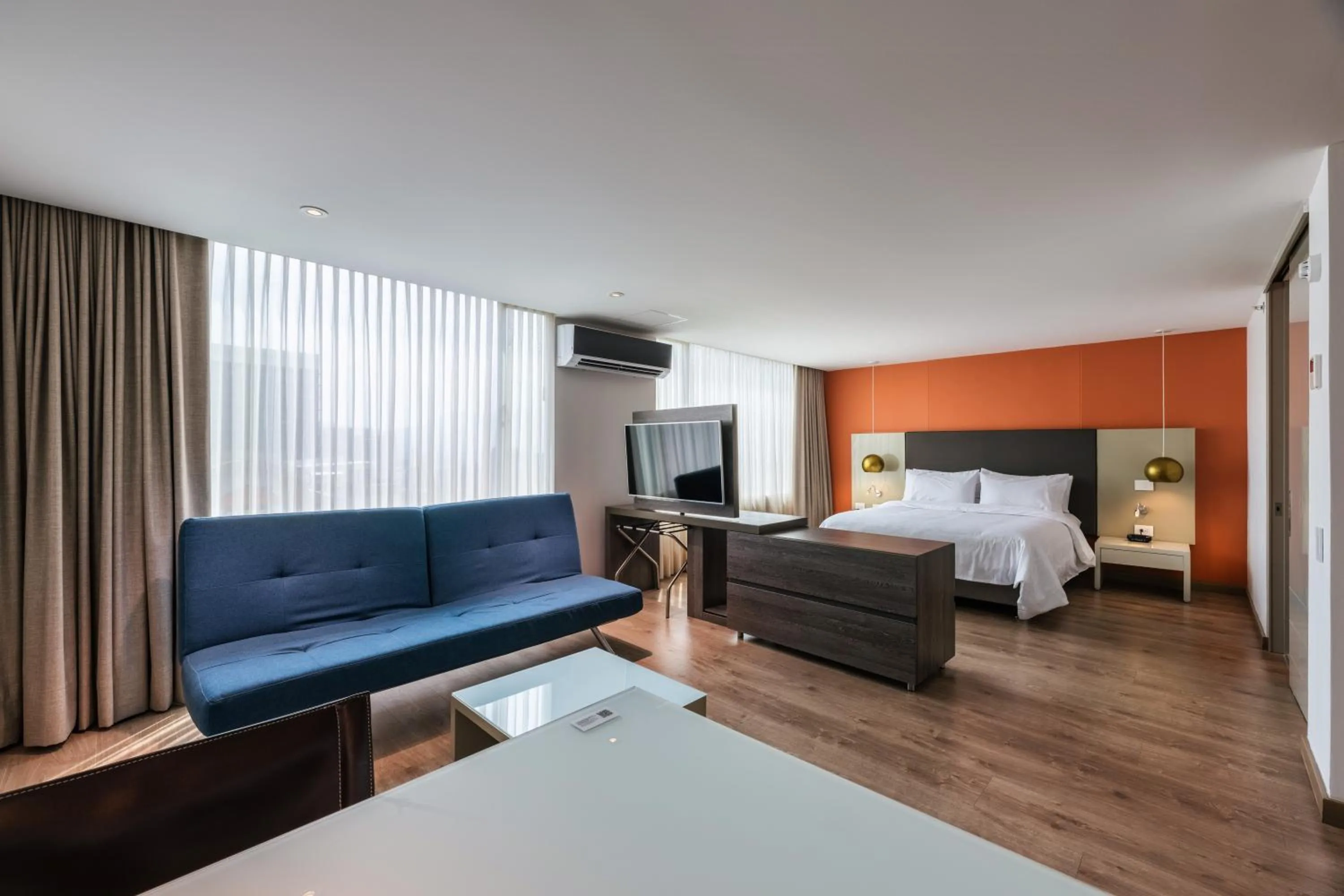 Bed in Hotel Holiday Inn Express & Suites Medellin by IHG