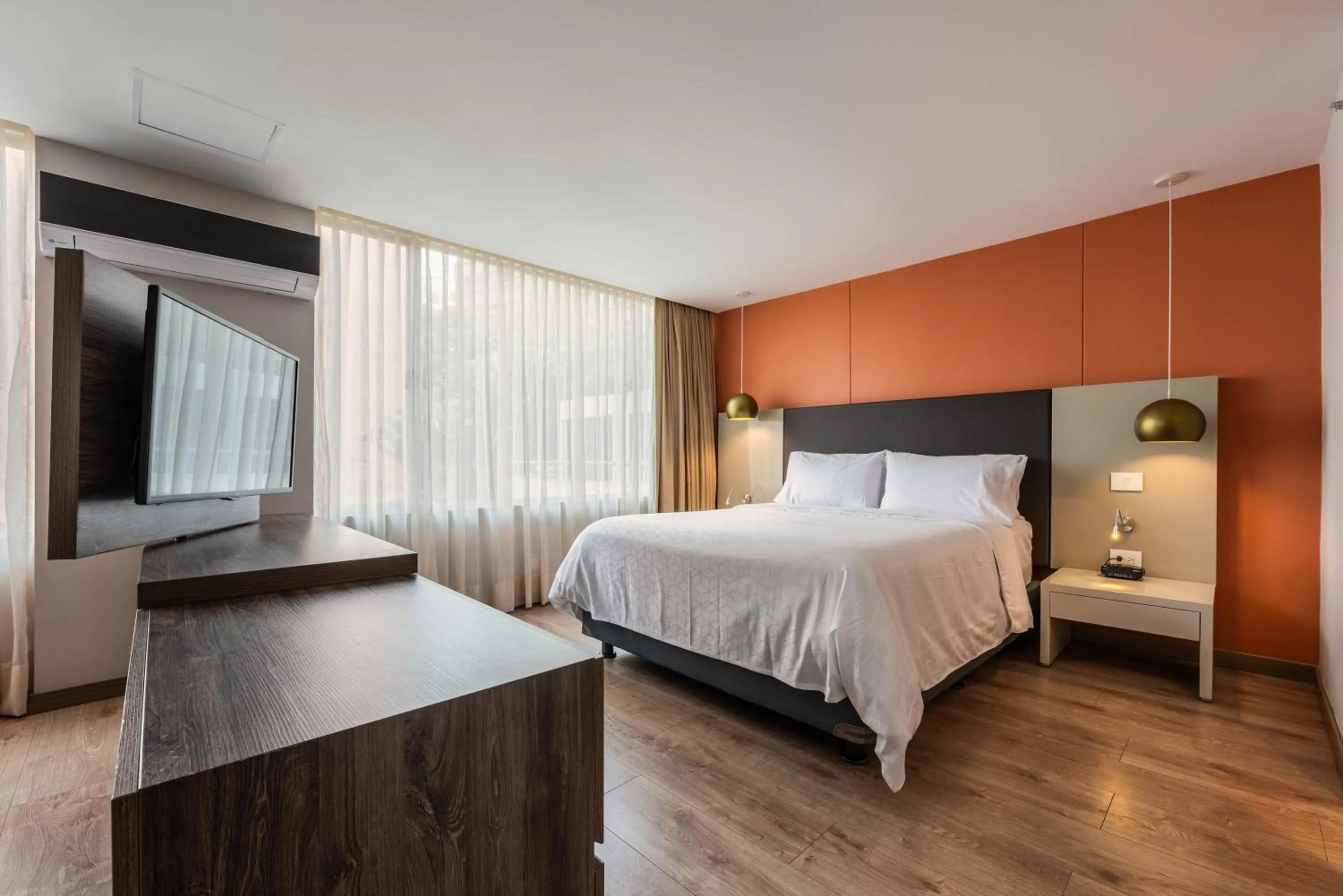 Bed in Hotel Holiday Inn Express & Suites Medellin by IHG