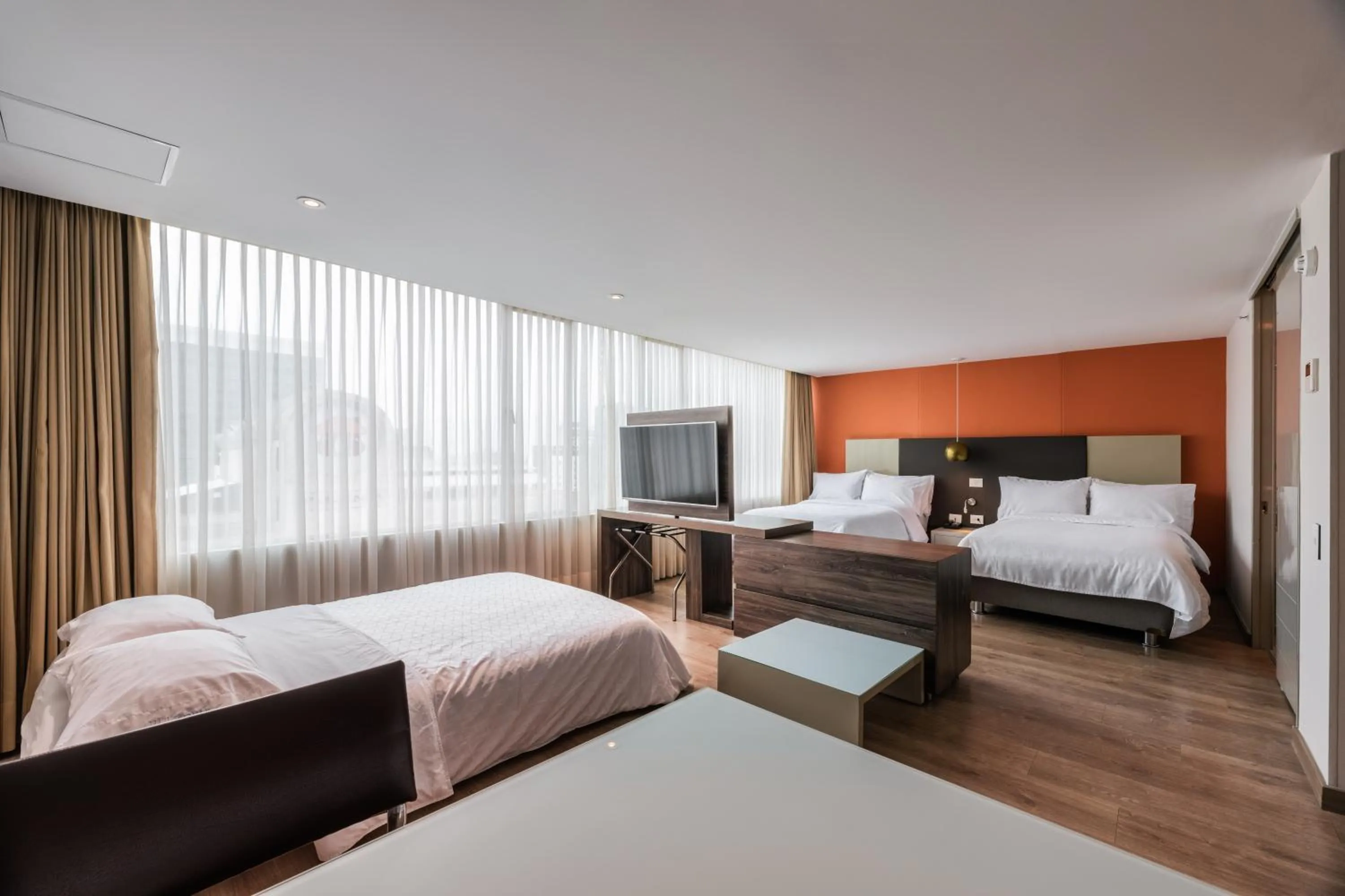 Bed in Hotel Holiday Inn Express & Suites Medellin by IHG