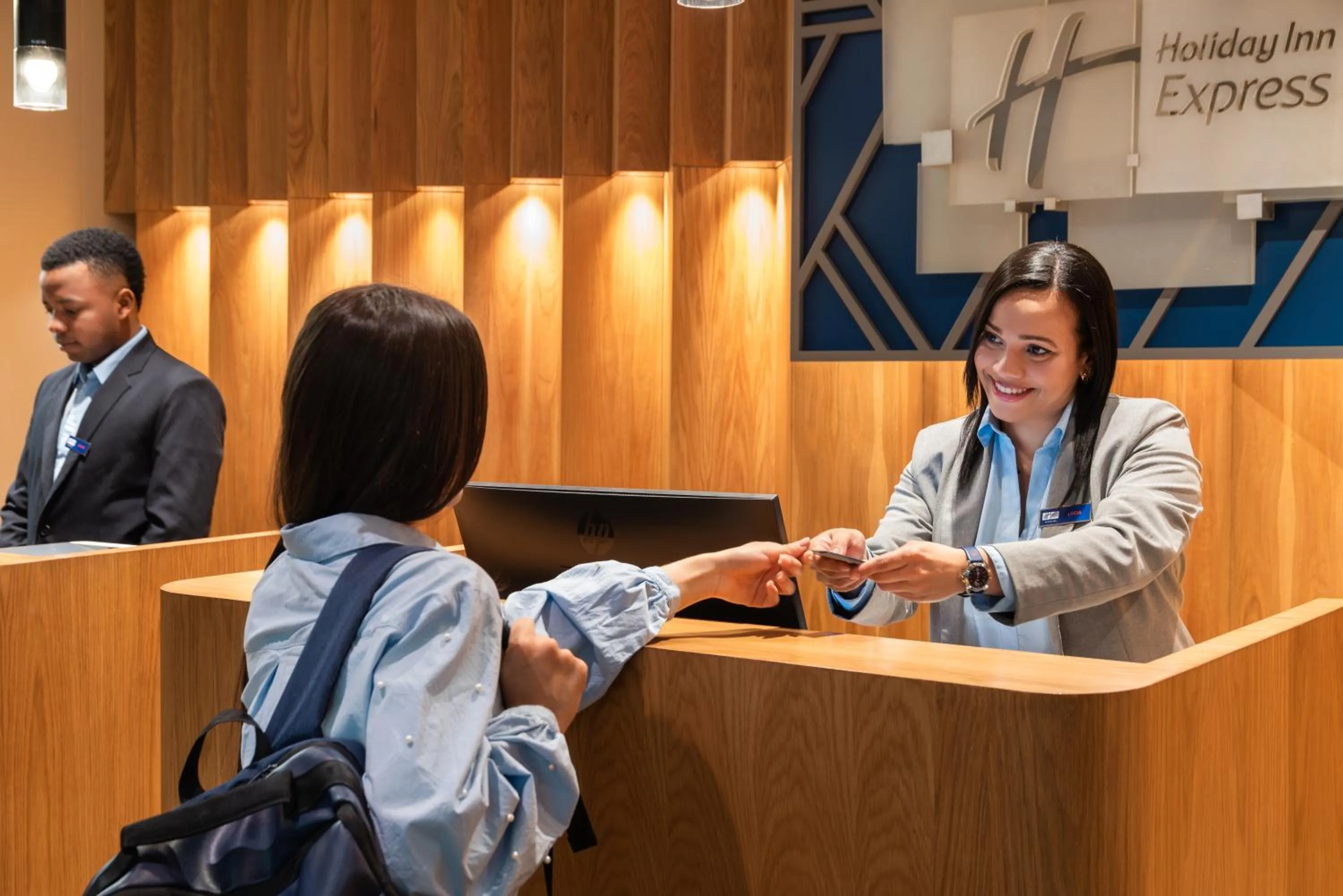 Lobby or reception in Hotel Holiday Inn Express & Suites Medellin by IHG