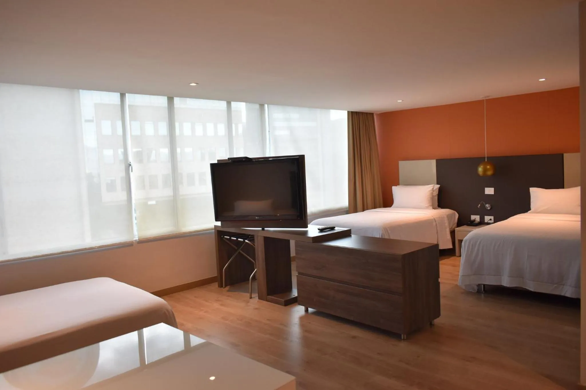 Photo of the whole room, Bed in Hotel Holiday Inn Express & Suites Medellin by IHG