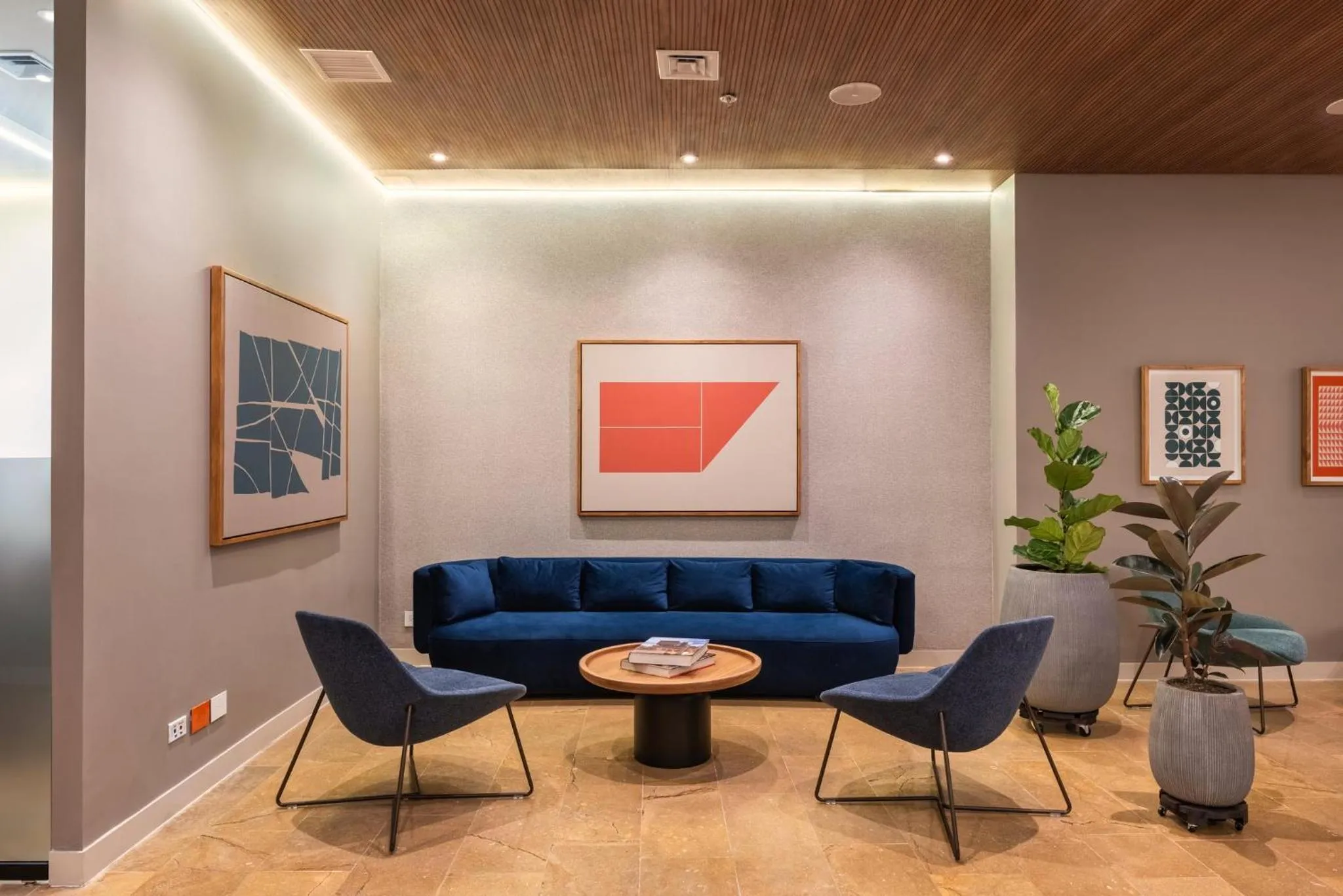 Property building in Hotel Holiday Inn Express & Suites Medellin by IHG