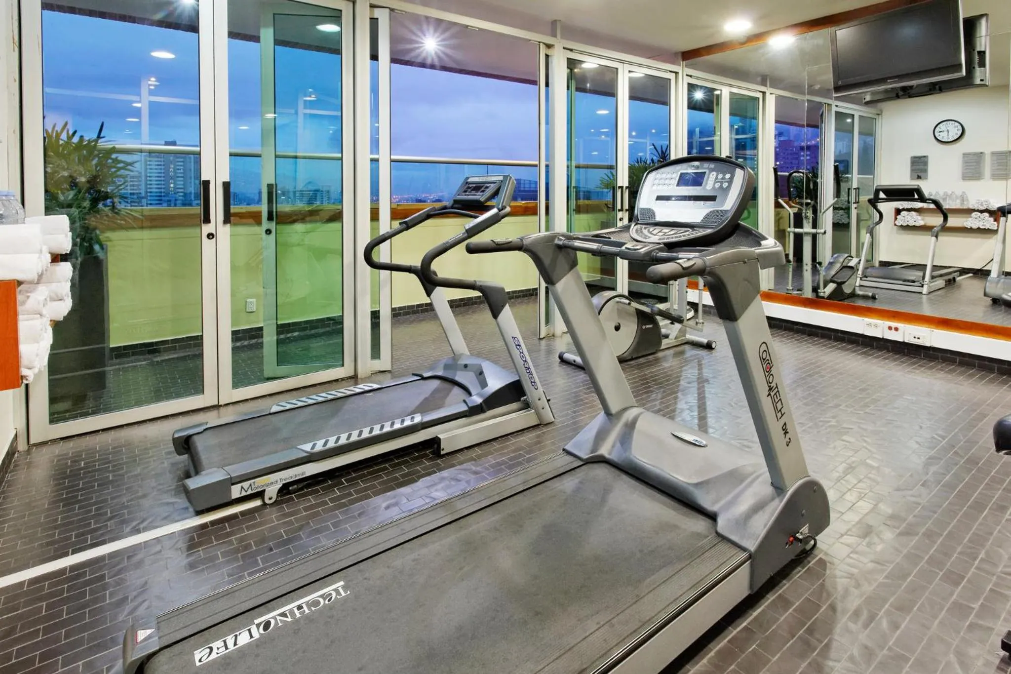 Fitness centre/facilities in Hotel Holiday Inn Express & Suites Medellin by IHG
