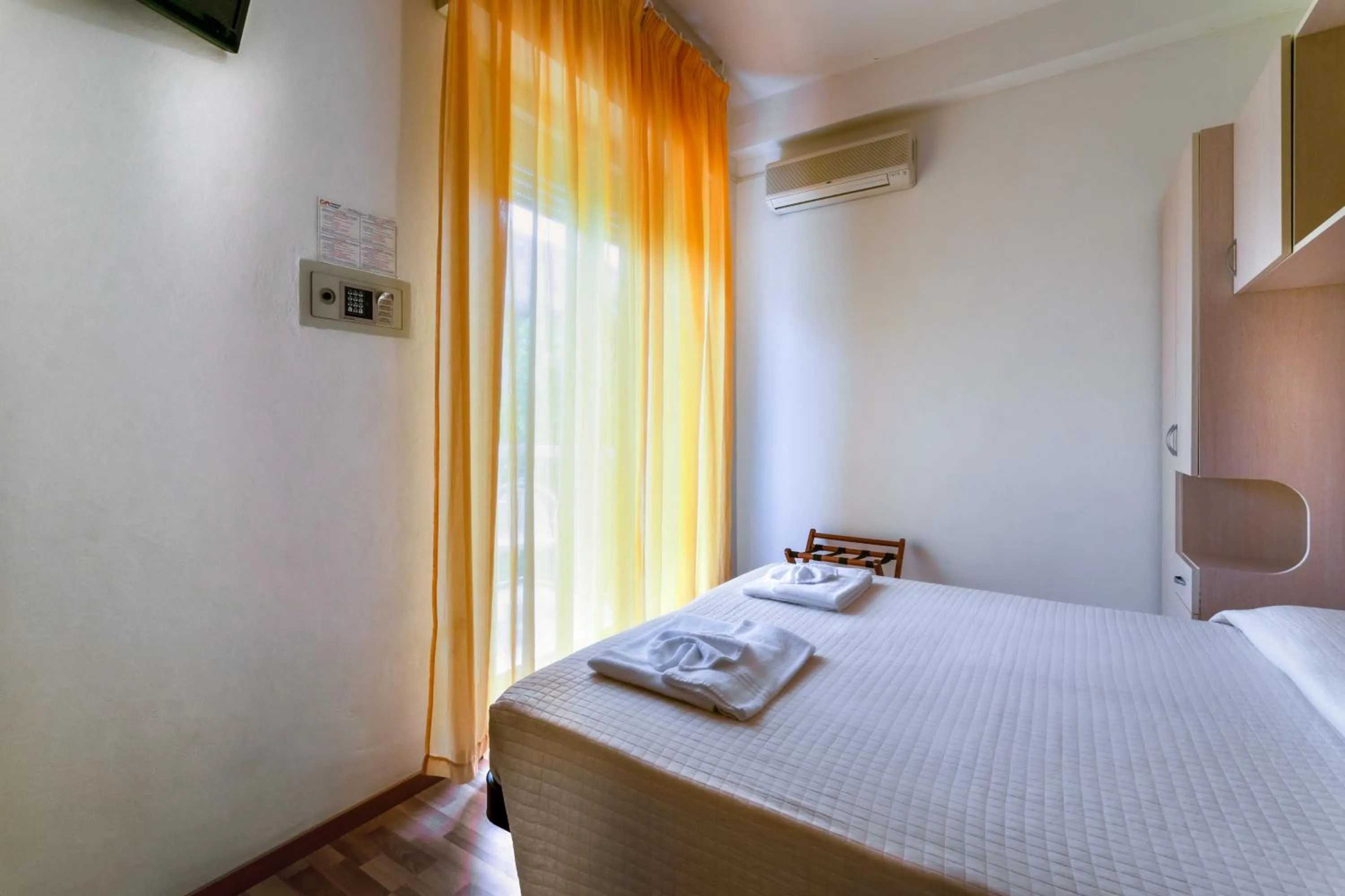 Photo of the whole room in Hotel Stresa