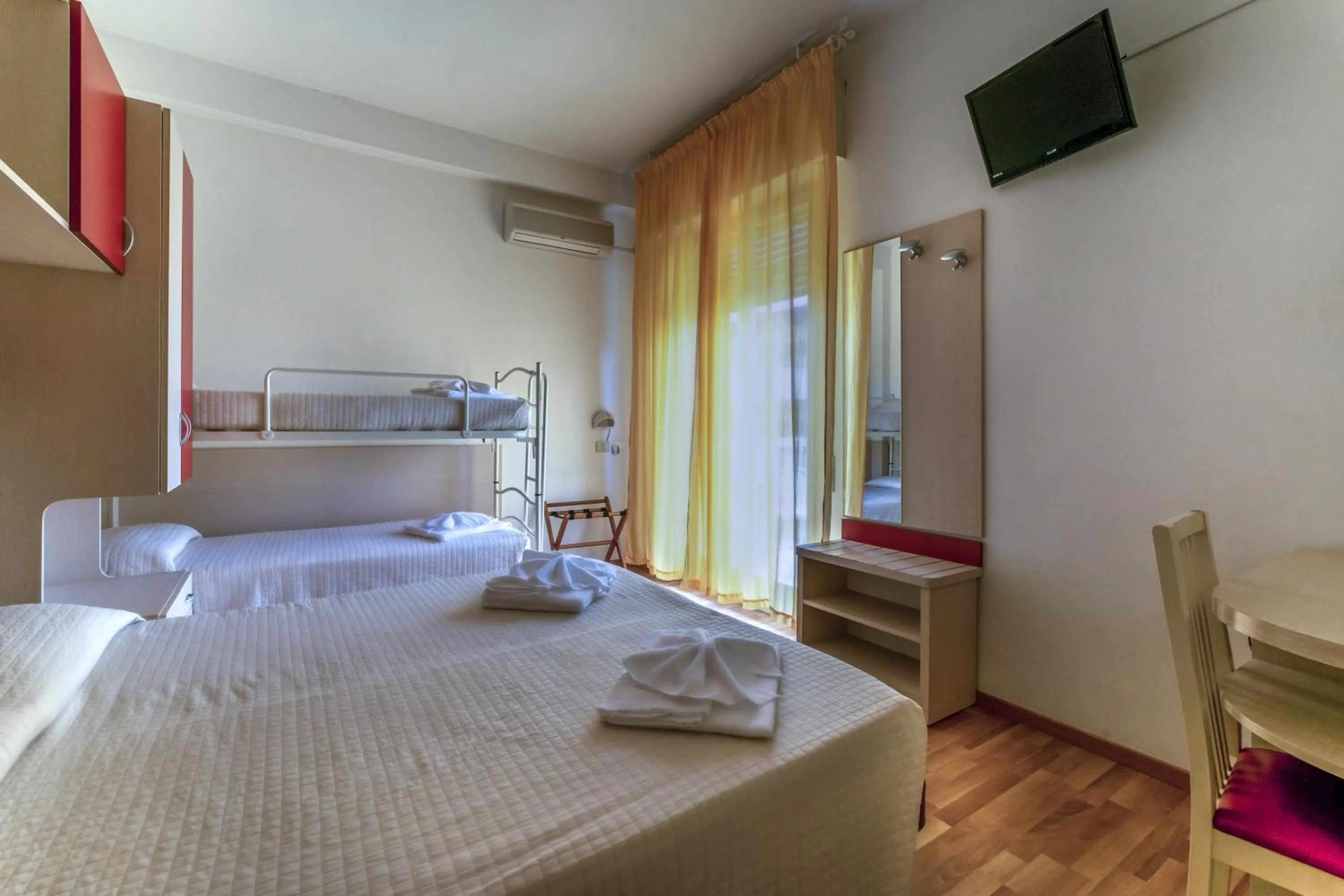 Photo of the whole room in Hotel Stresa