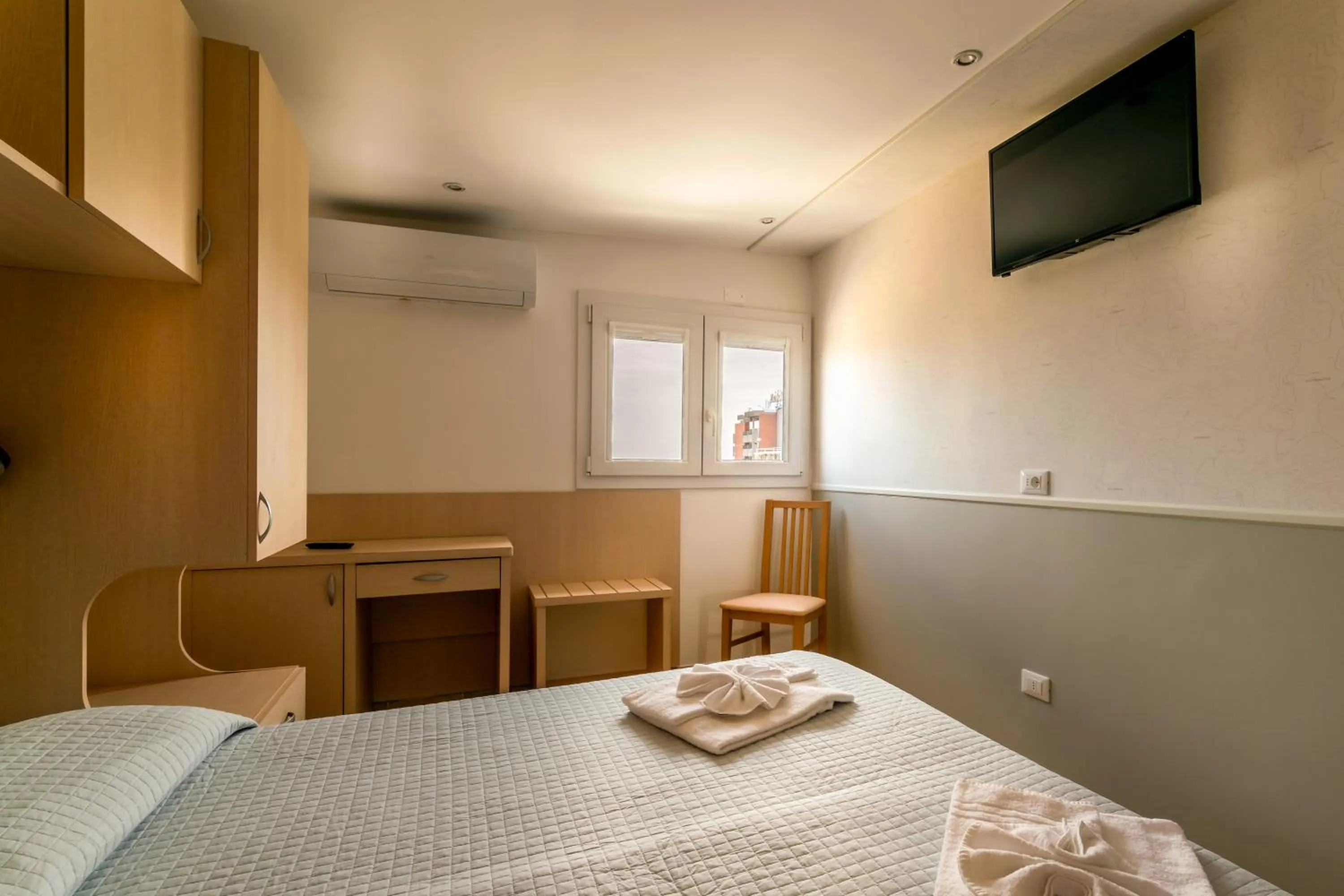 Photo of the whole room in Hotel Stresa