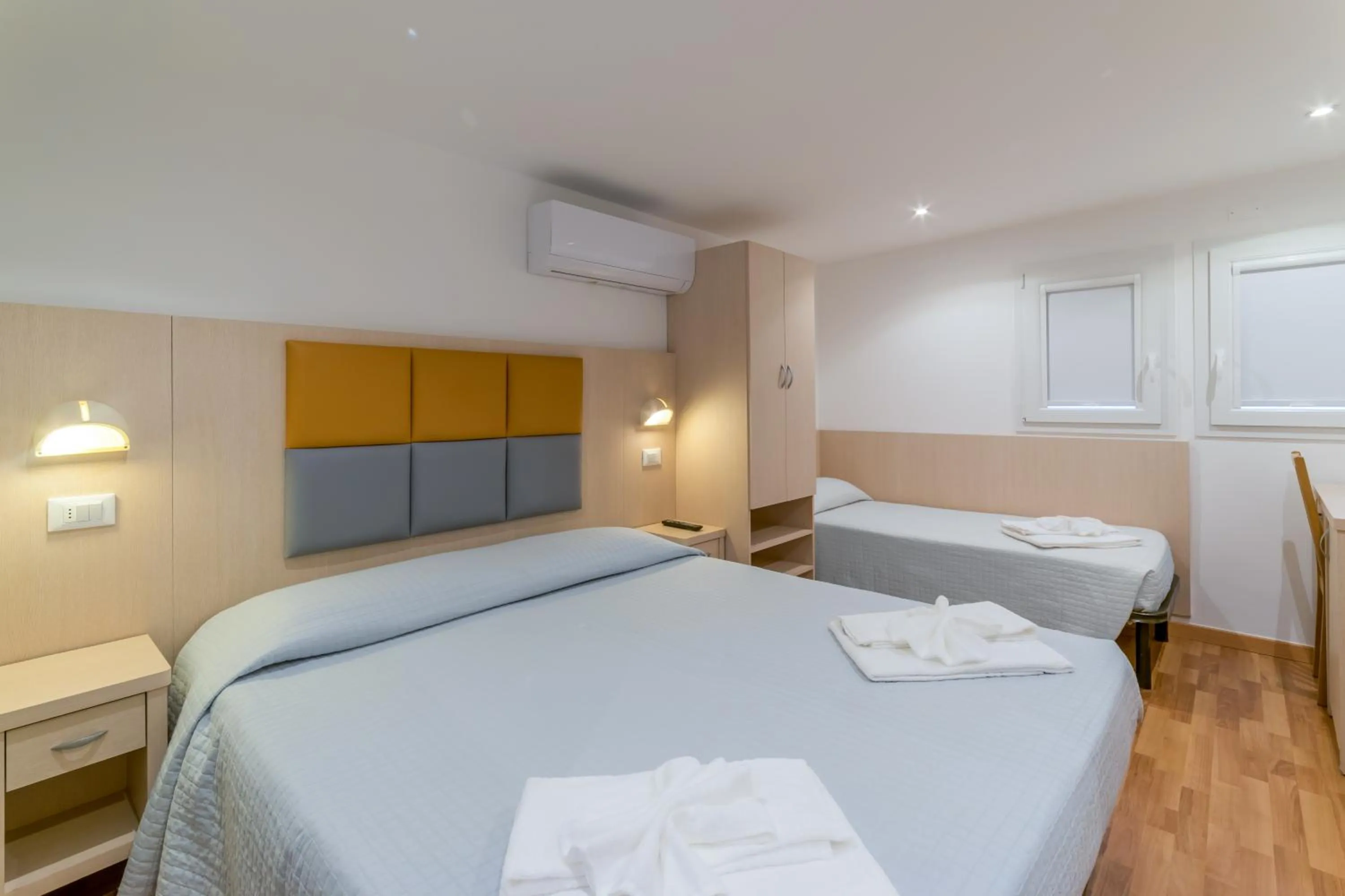 Photo of the whole room in Hotel Stresa