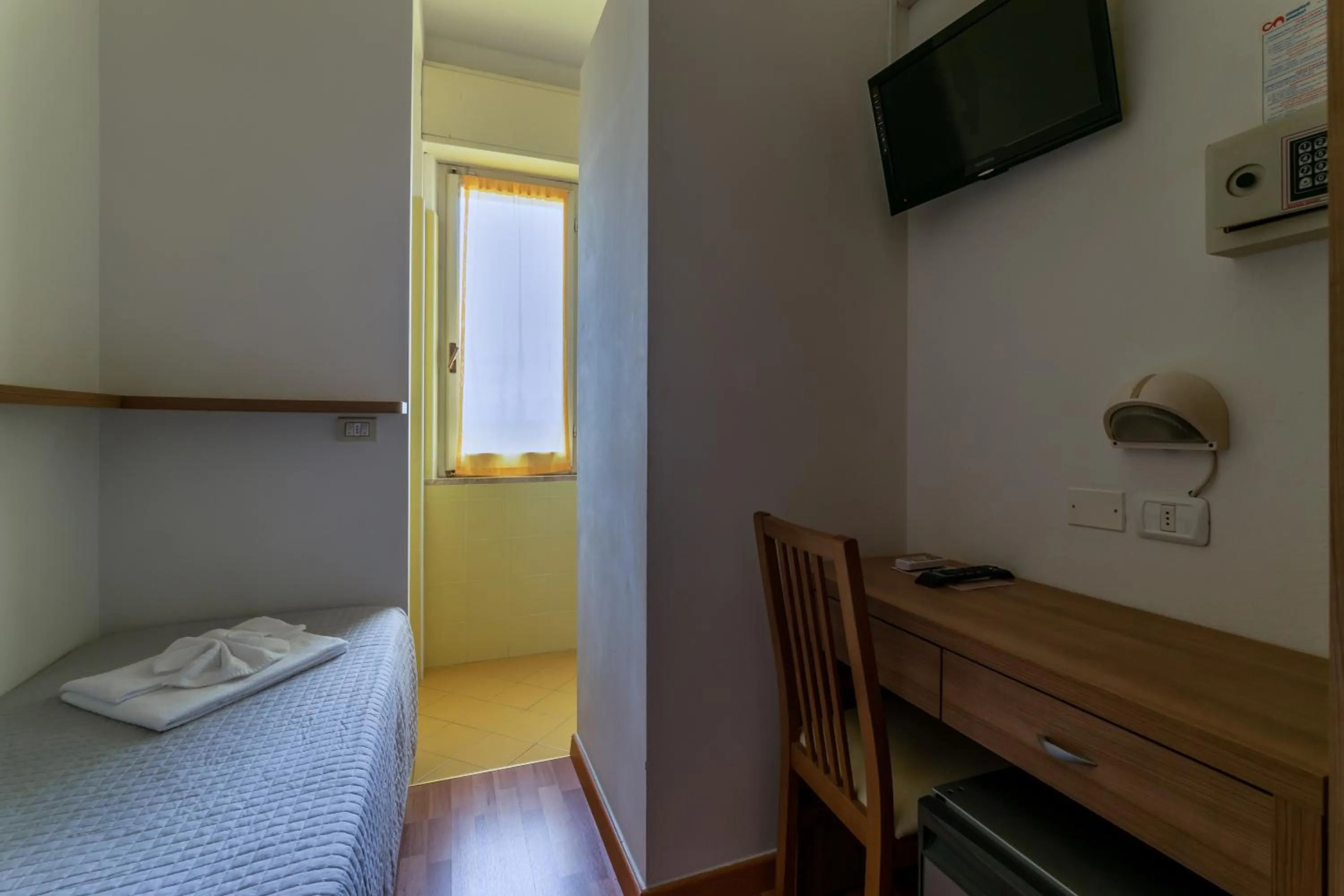 Photo of the whole room in Hotel Stresa