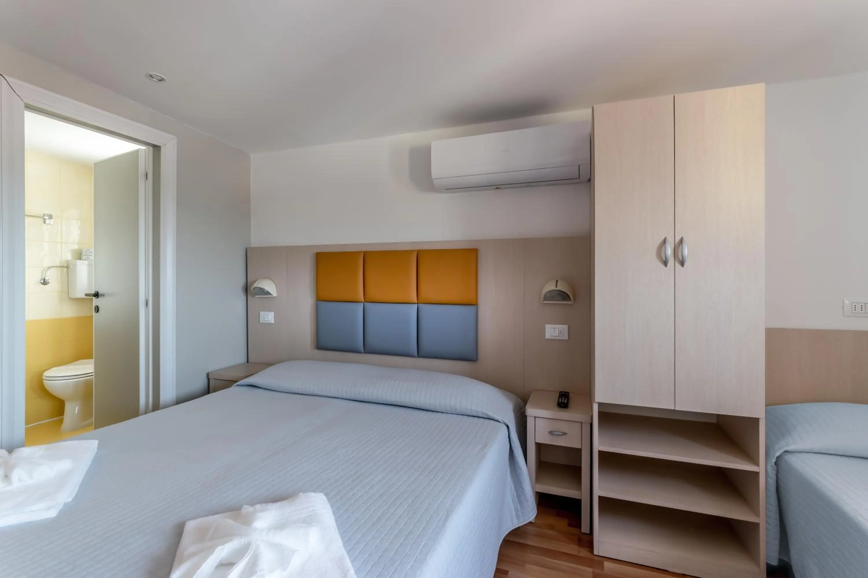 Photo of the whole room in Hotel Stresa